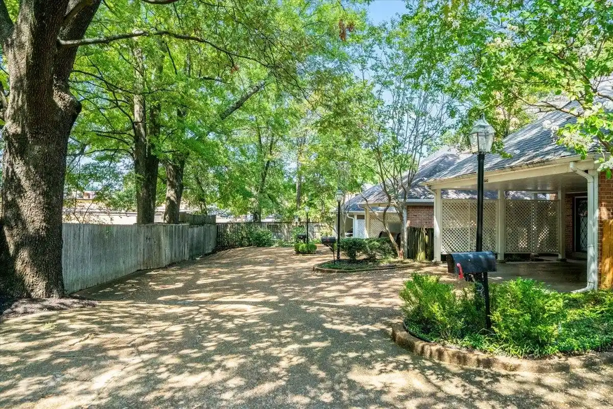 Townhouse for sale at 4638 Laurel Oaks St, Memphis, TN 38117 | MLS# 10228270