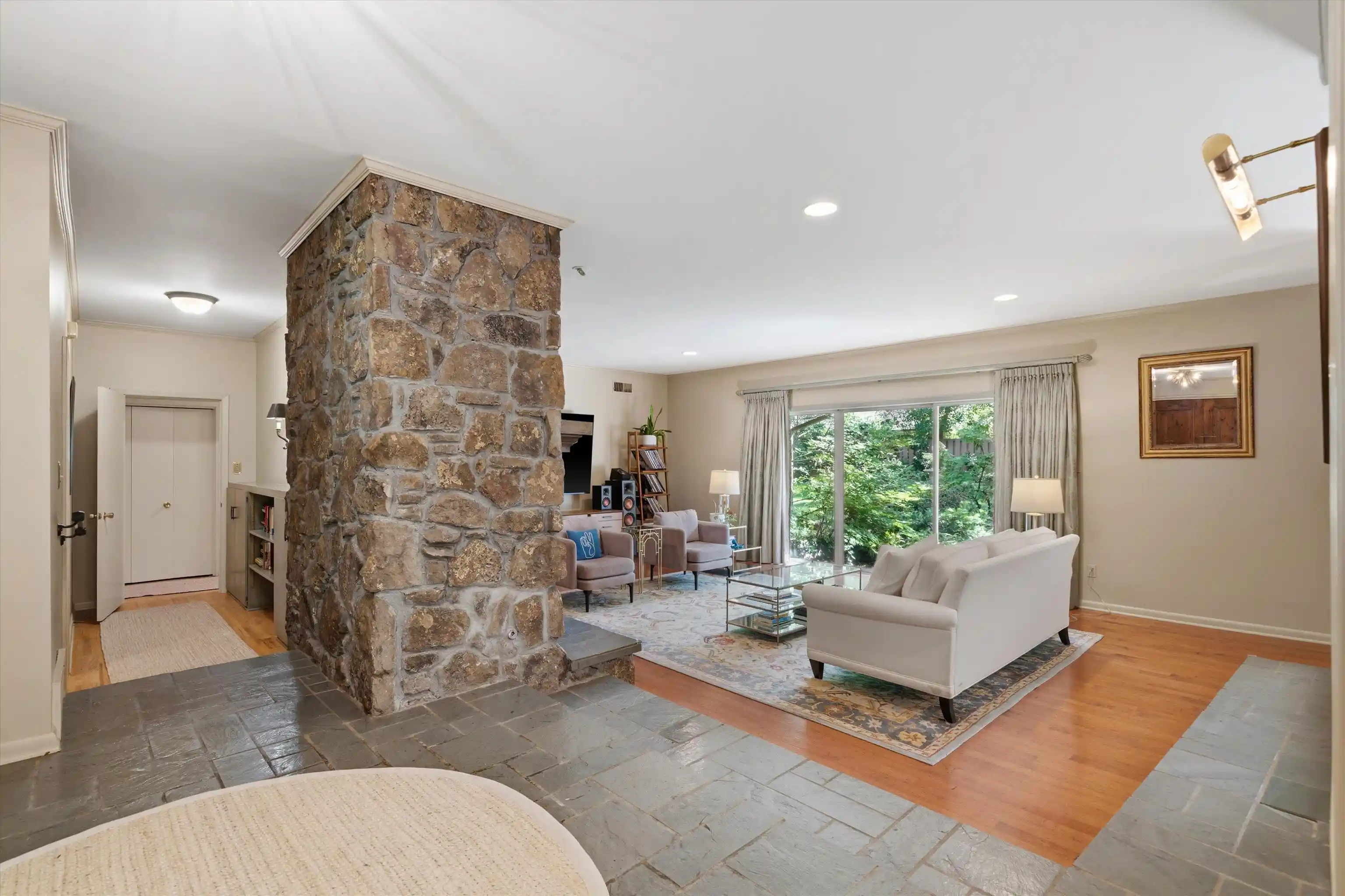 Photo 2 of Single family home for sale at 740 Sweetbrier Rd, Memphis, TN 38120 | MLS# 10228287 | Listing updated on 2026-10-03