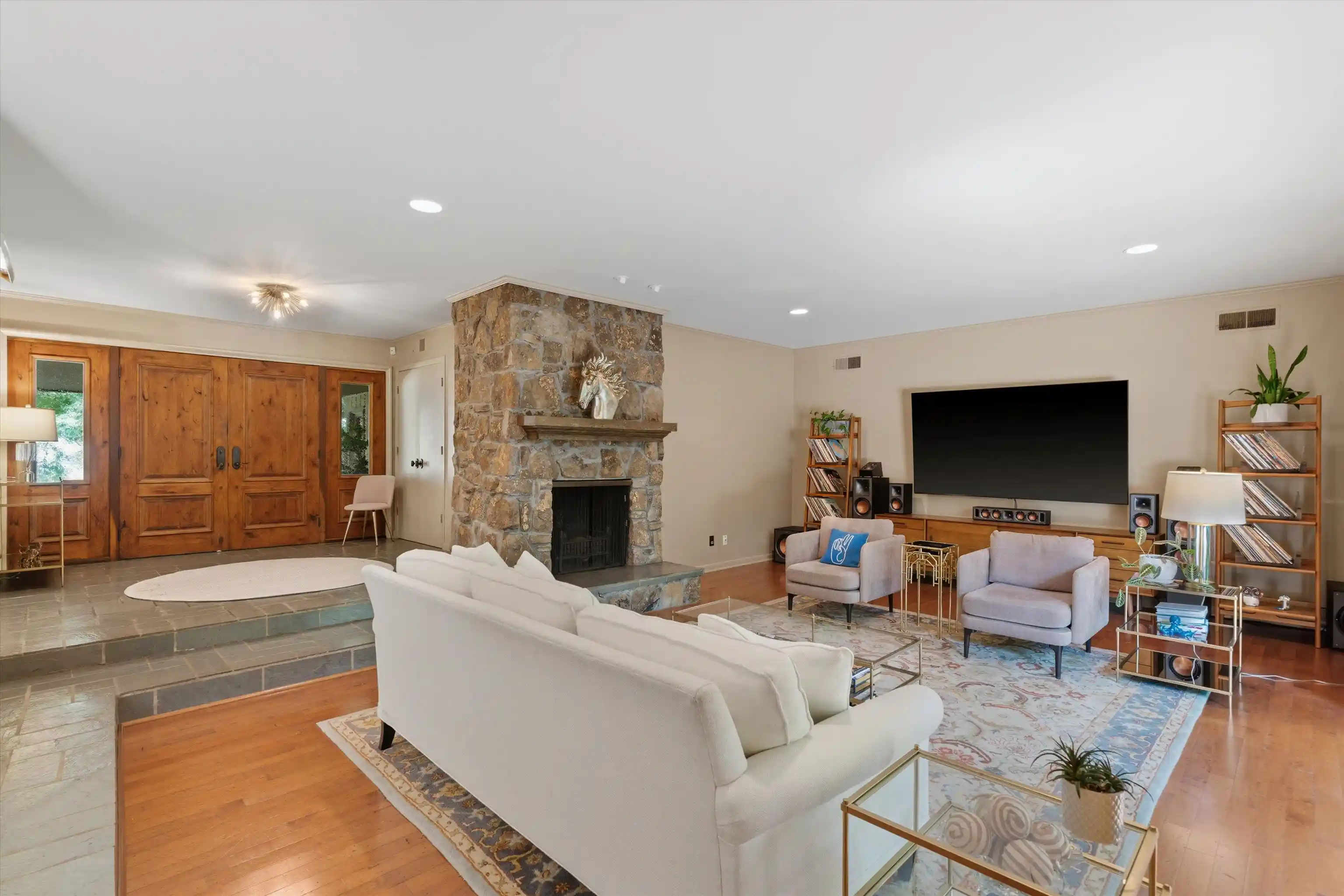 Photo 3 of Single family home for sale at 740 Sweetbrier Rd, Memphis, TN 38120 | MLS# 10228287 | Listing updated on 2026-10-03