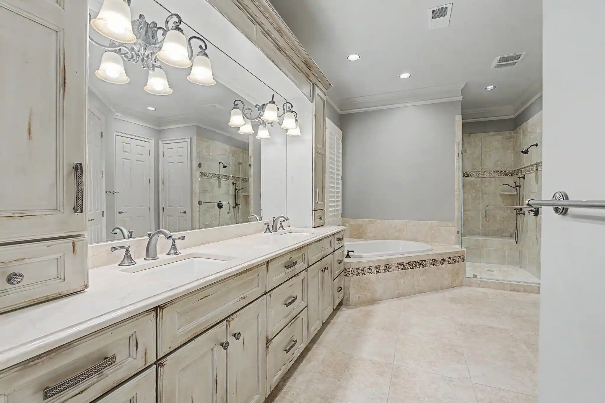 Photo 4 of Single family home for sale at 2500 Birnam Wood Dr, Germantown, TN 38138 | MLS# 10228295 | Listing updated on 2026-08-13