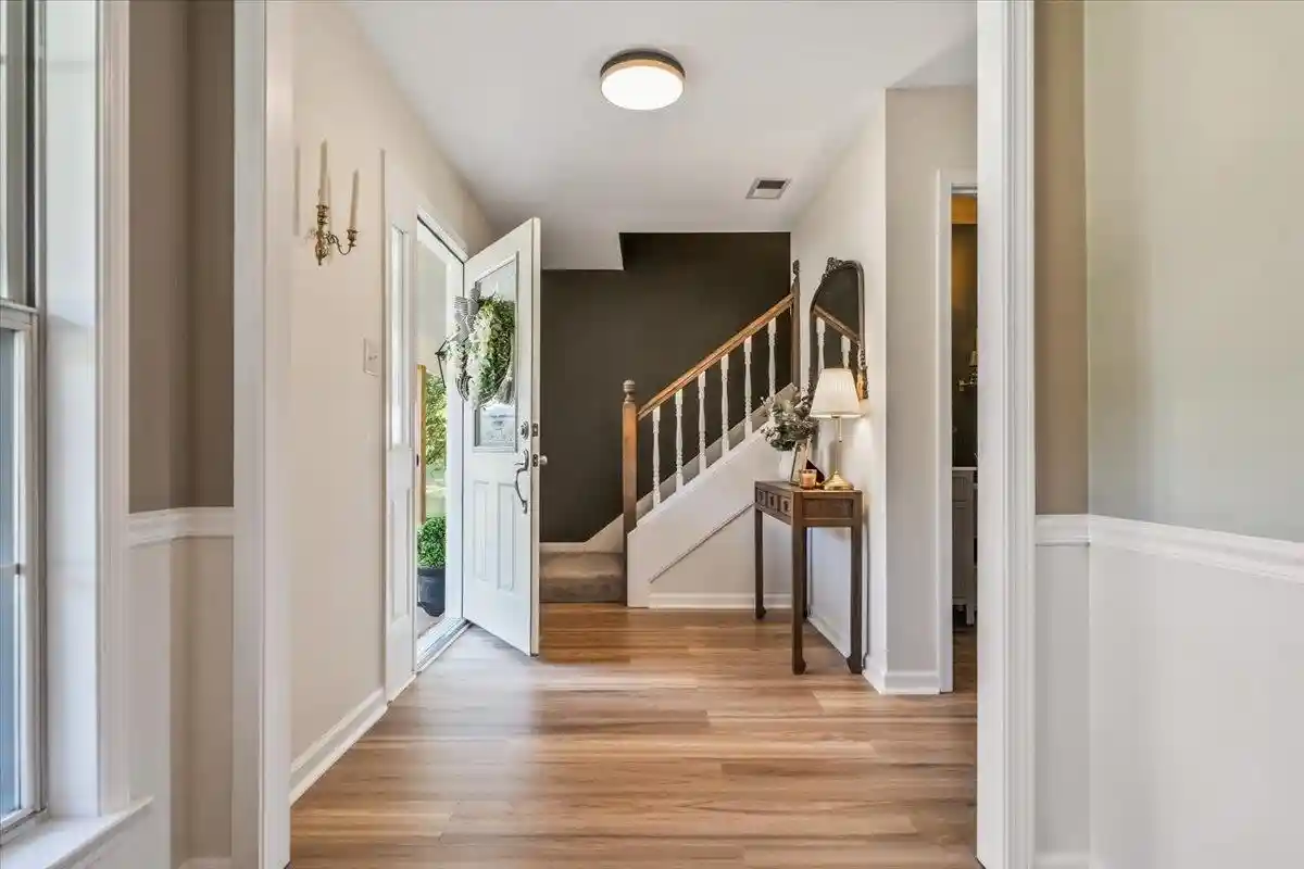 Photo 2 of Sale Pending at 300 Rutledge St, Collierville, TN 38017 | MLS# 10228303 | Listing updated on 2026-09-10