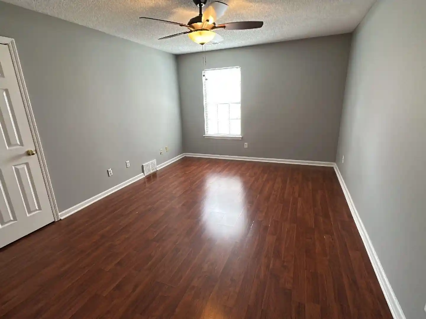 Photo 3 of Townhouse for sale at 1670 Old Ml Strm Dr, Cordova, TN 38016 | MLS# 10228314 | Listing updated on 2026-09-10
