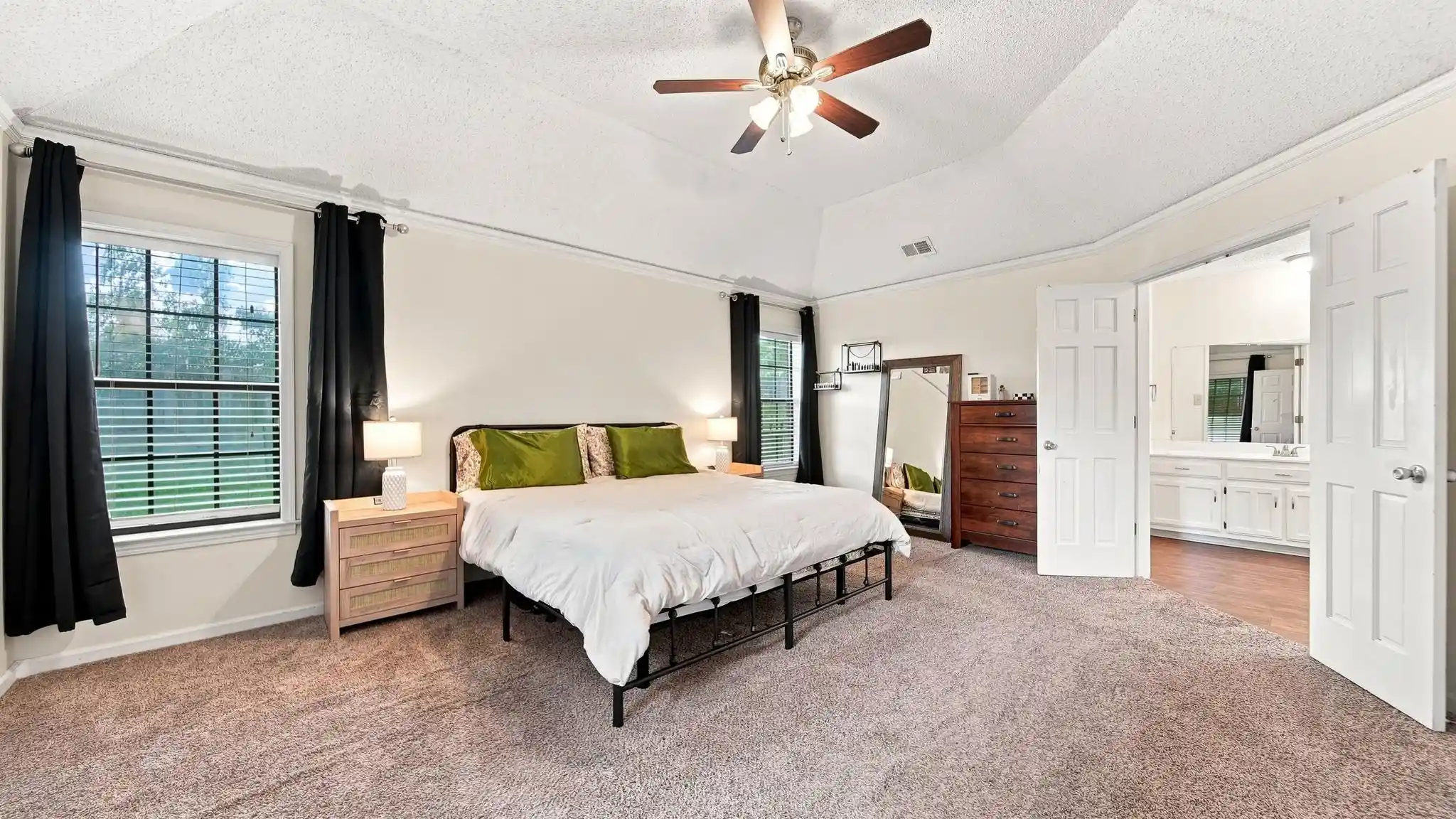 Photo 4 of Single family home for sale at 8923 Hickory Trl Dr, Cordova, TN 38018 | MLS# 10228315 | Listing updated on 2026-10-25