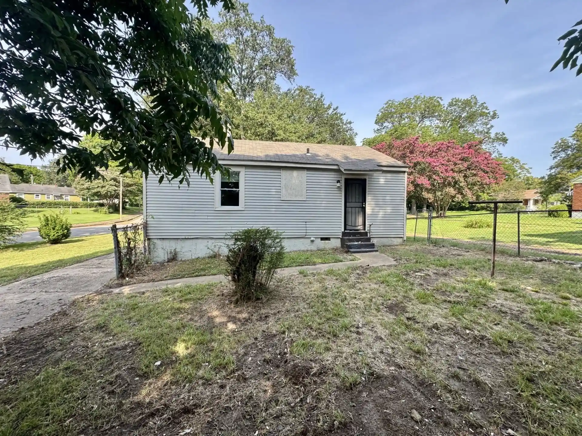 Photo 2 of Single family home for sale at 1500 Leland St, Memphis, TN 38106 | MLS# 10228329 | Listing updated on 2026-08-13