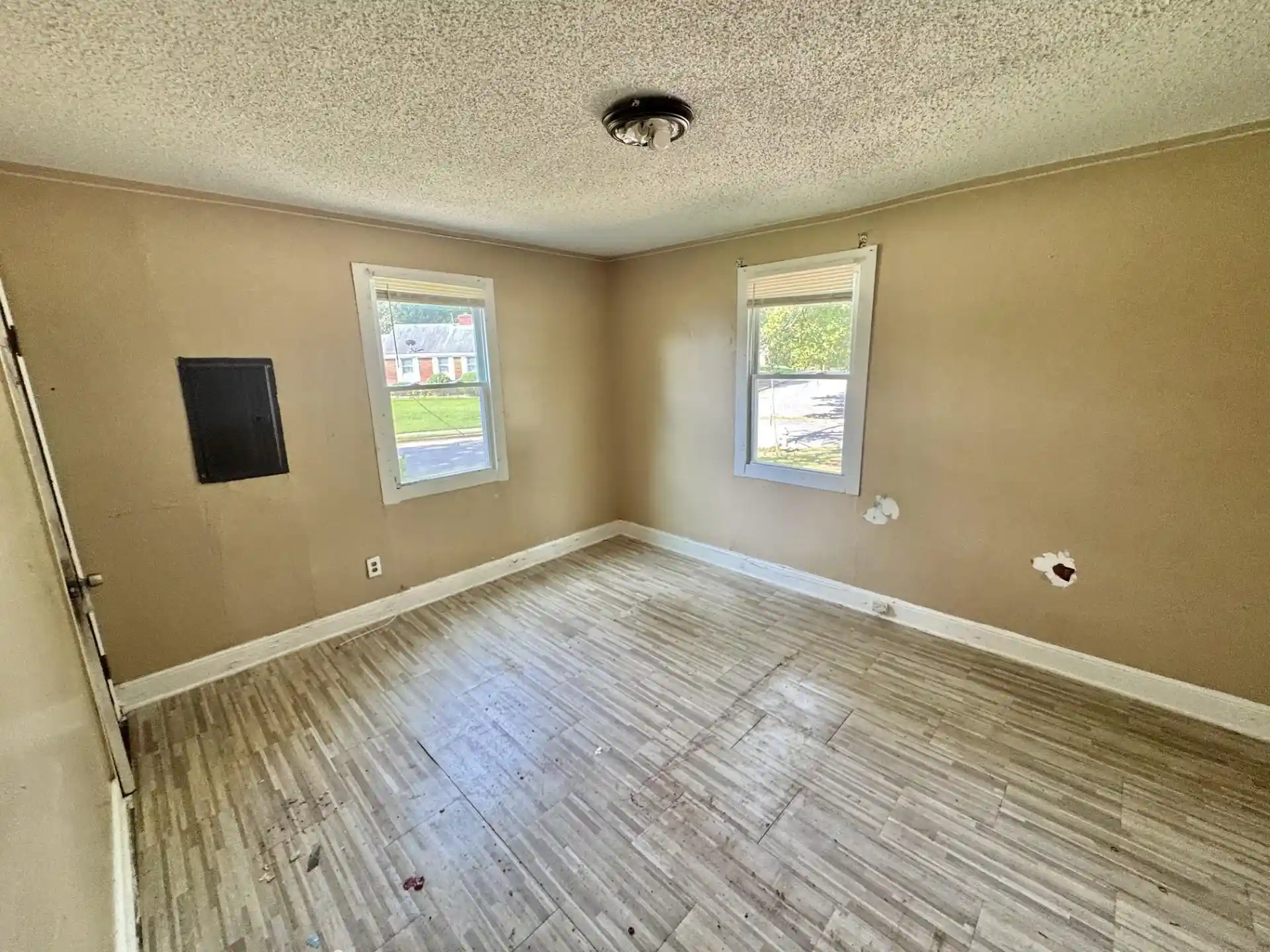 Photo 3 of Single family home for sale at 1500 Leland St, Memphis, TN 38106 | MLS# 10228329 | Listing updated on 2026-08-13