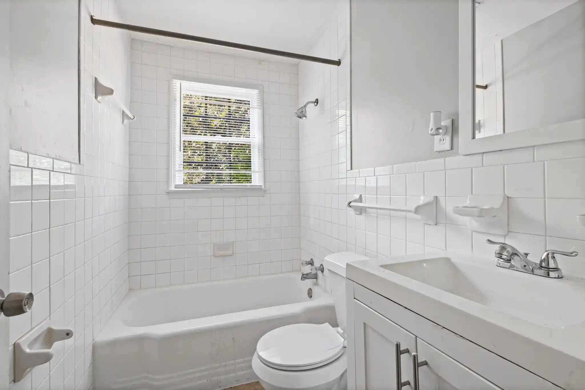 Photo 2 of Single family home for sale at 2229 Zanone Ave, Memphis, TN 38114 | MLS# 10228333 | Listing updated on 2026-08-13