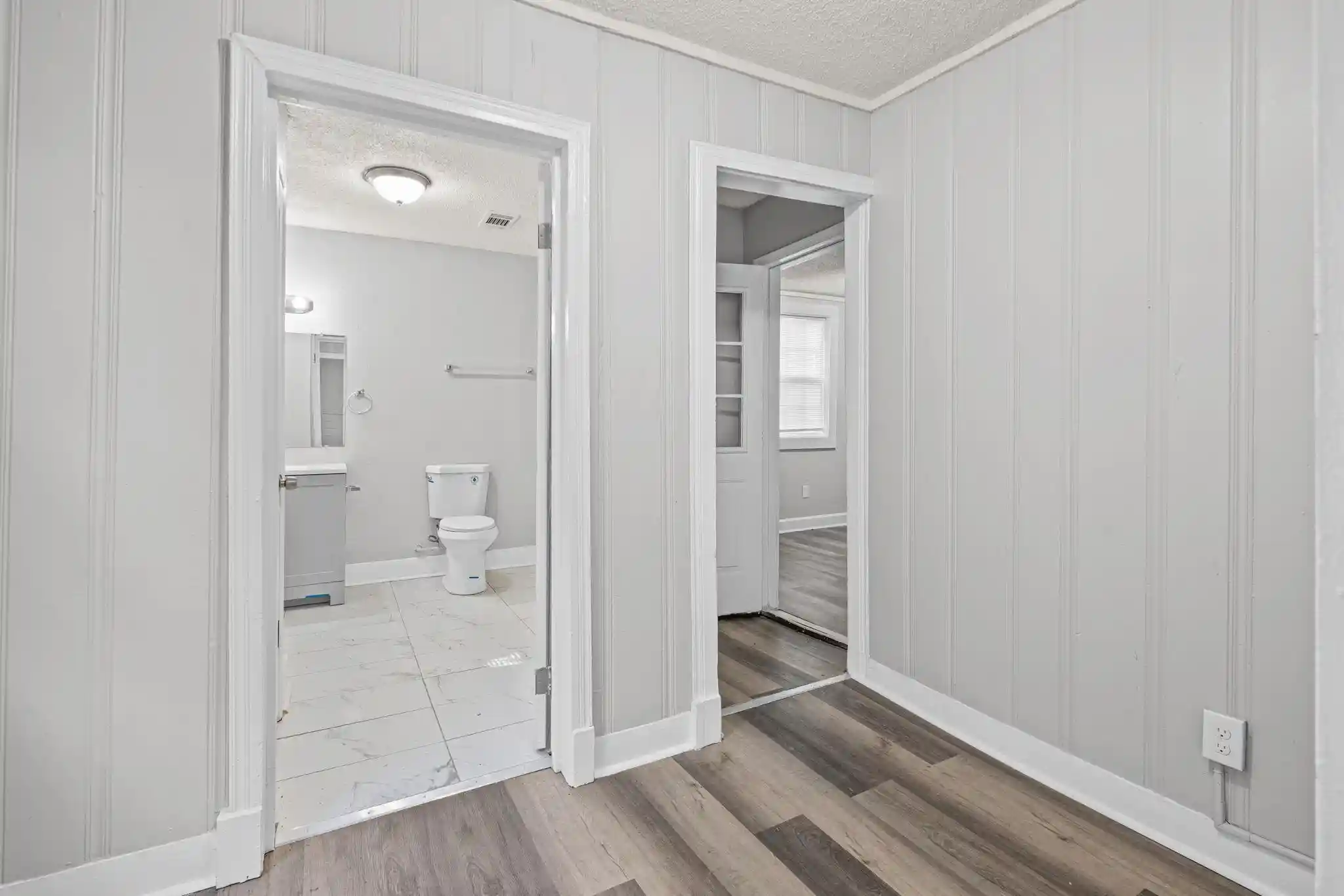 Photo 2 of Sale Pending at 2442 Manchester Rd, Memphis, TN 38114 | MLS# 10228334 | Listing updated on 2026-08-19