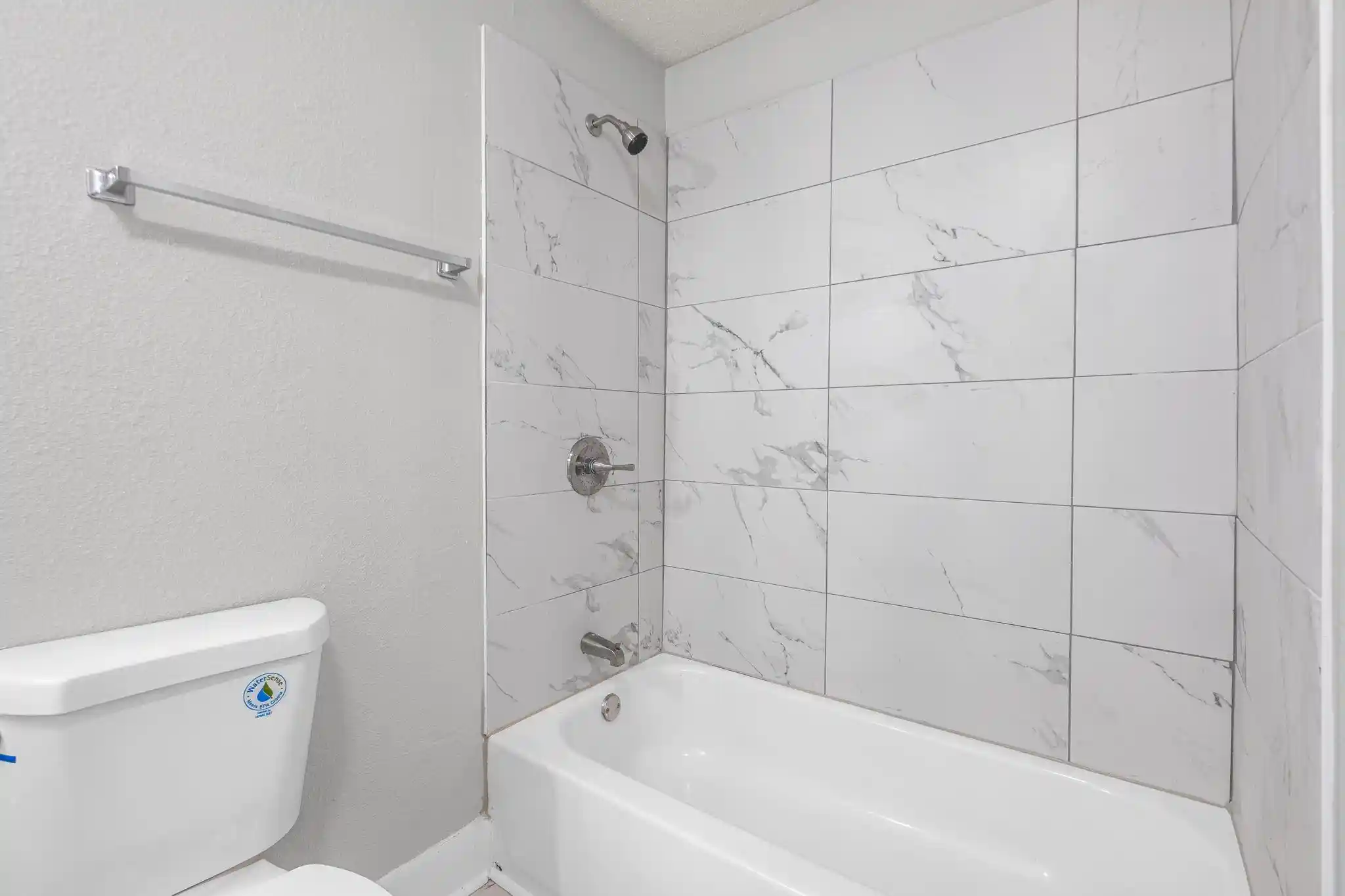 Photo 3 of Sale Pending at 2442 Manchester Rd, Memphis, TN 38114 | MLS# 10228334 | Listing updated on 2026-08-19
