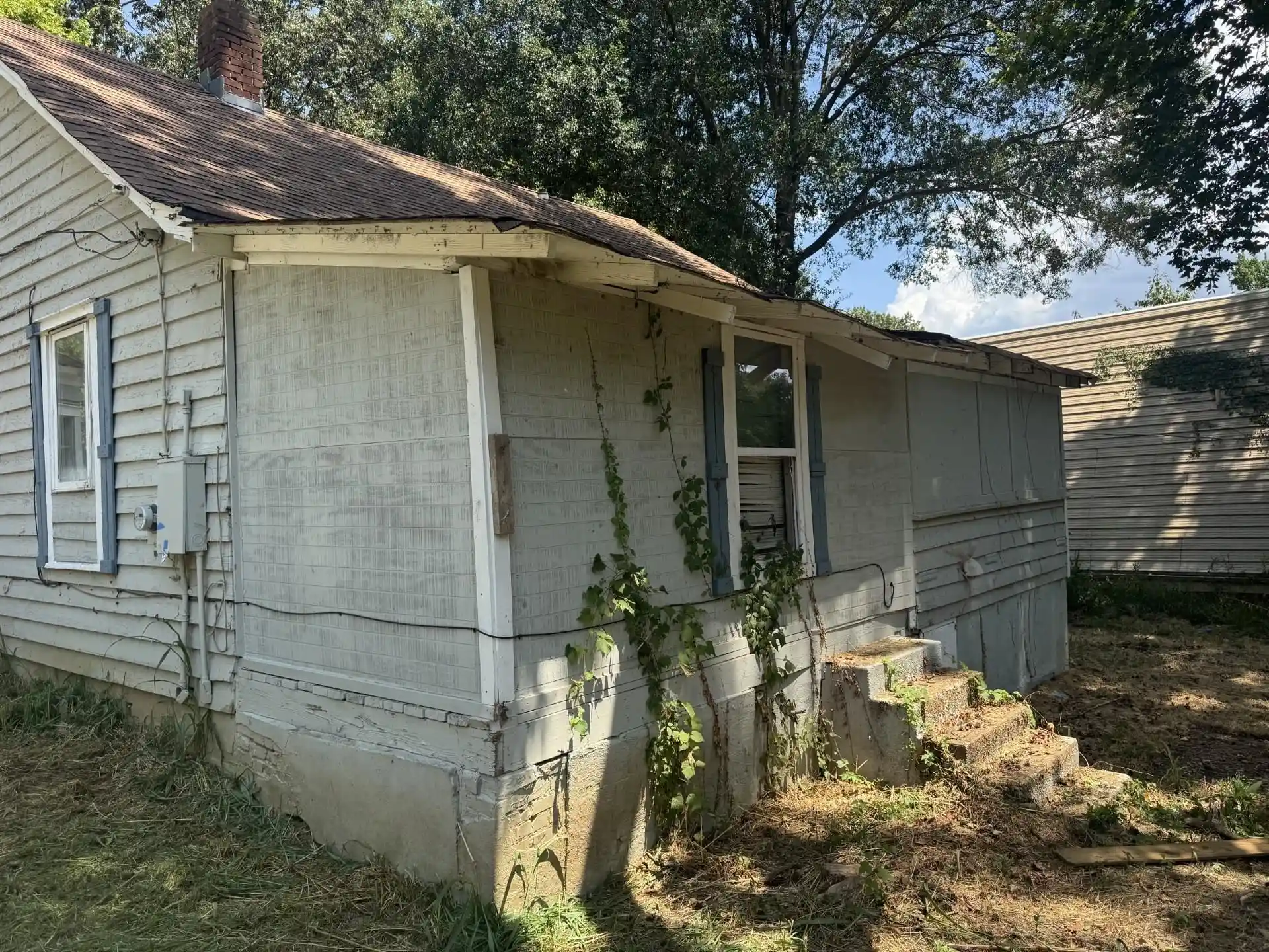 Photo 3 of Single family home for sale at 1829 The Oaks Ave, Memphis, TN 38127 | MLS# 10228352 | Listing updated on 2026-08-13
