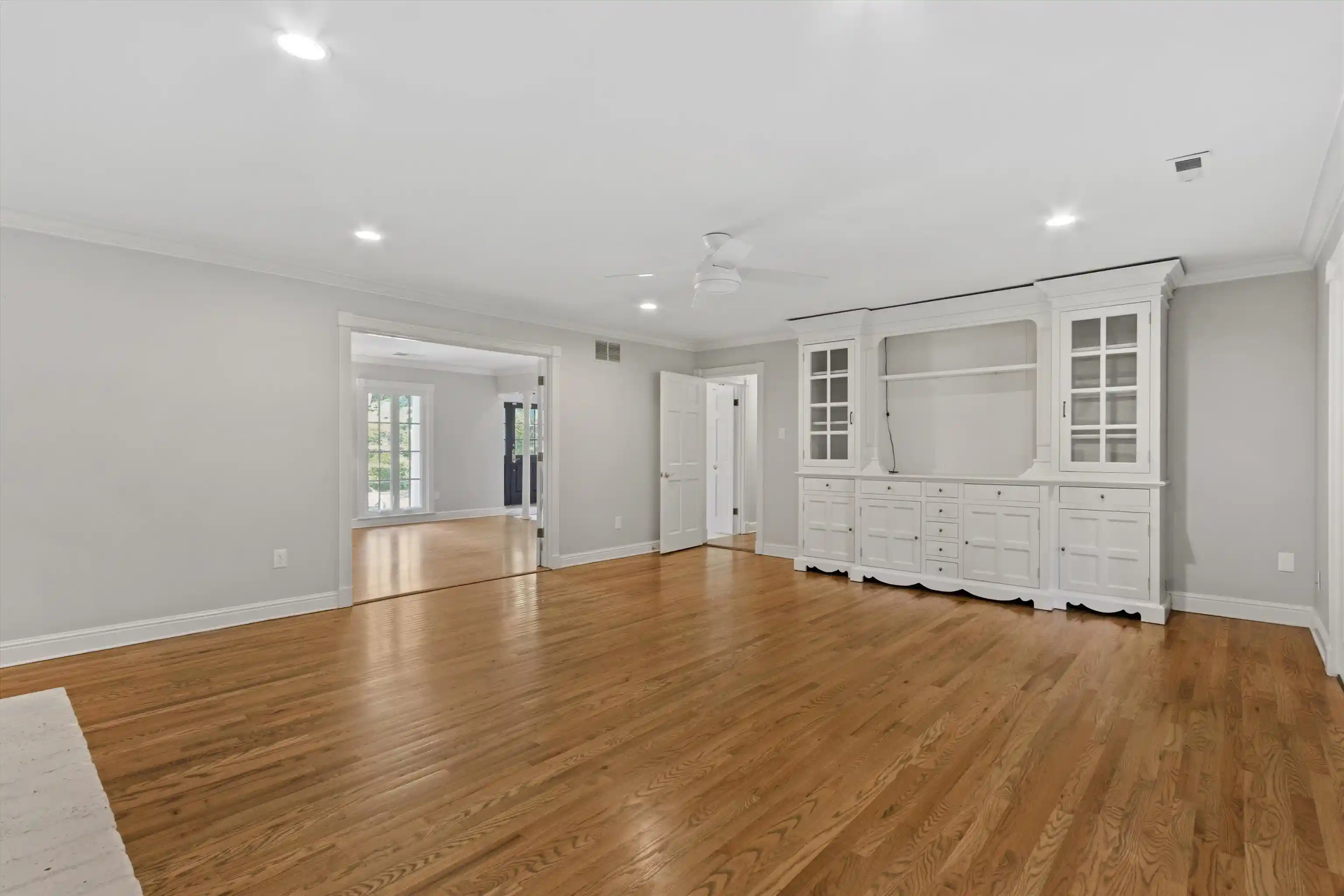 3rd image of 322 N Rose Rd, Memphis, TN 38117 | MLS# 10228361