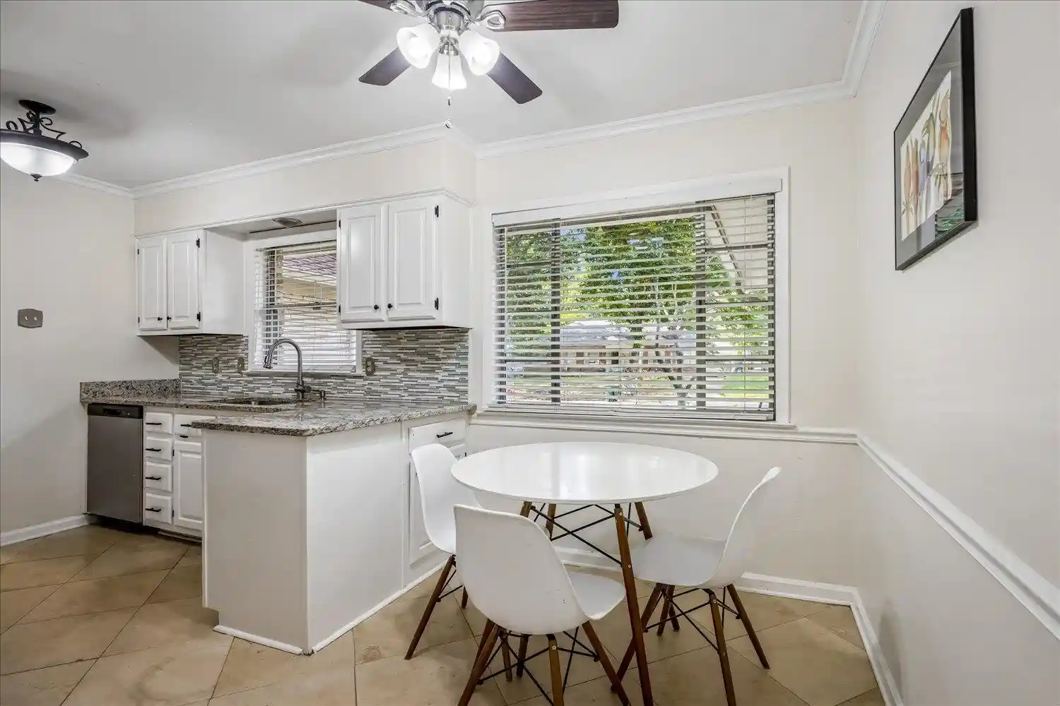 Photo 2 of Single family home for sale at 5491 Laurie Ln, Memphis, TN 38120 | MLS# 10228362 | Listing updated on 2026-08-14
