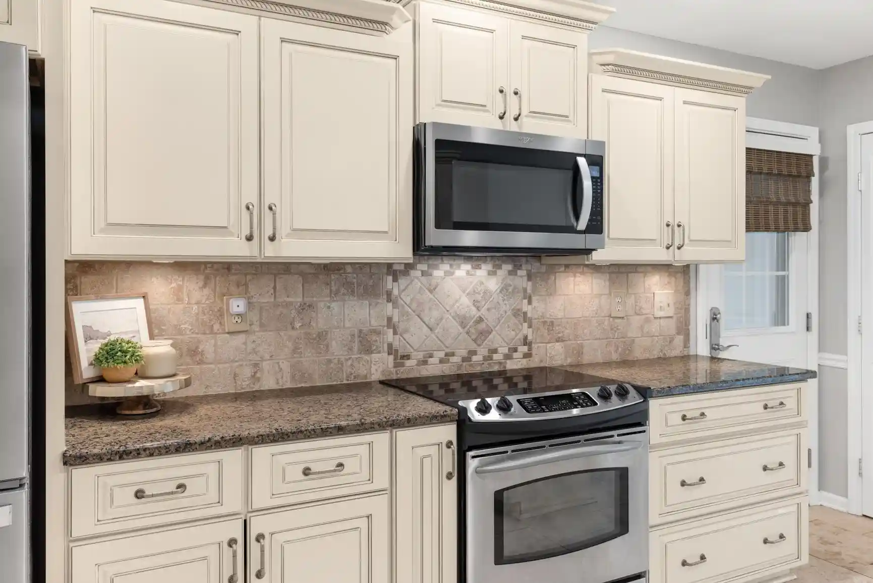 Photo 4 of Sale Pending at 6681 Stonetrace Dr, Bartlett, TN 38135 | MLS# 10228382 | Listing updated on 2026-08-18