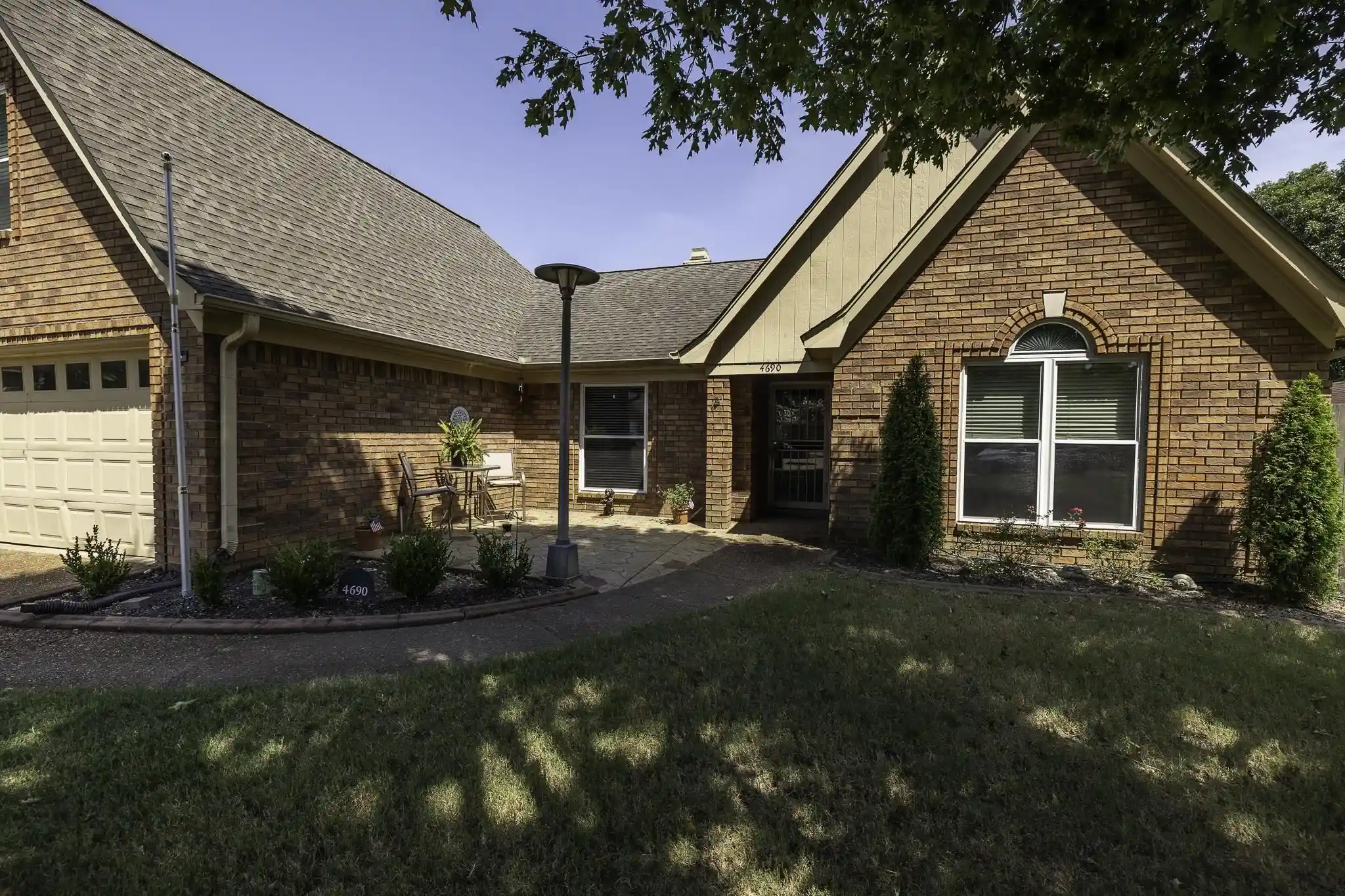 Photo 1 of Sale Pending at 4690 Shadow Tree Cv, Bartlett, TN 38002 | MLS# 10228385 | Listing updated on 2026-09-01