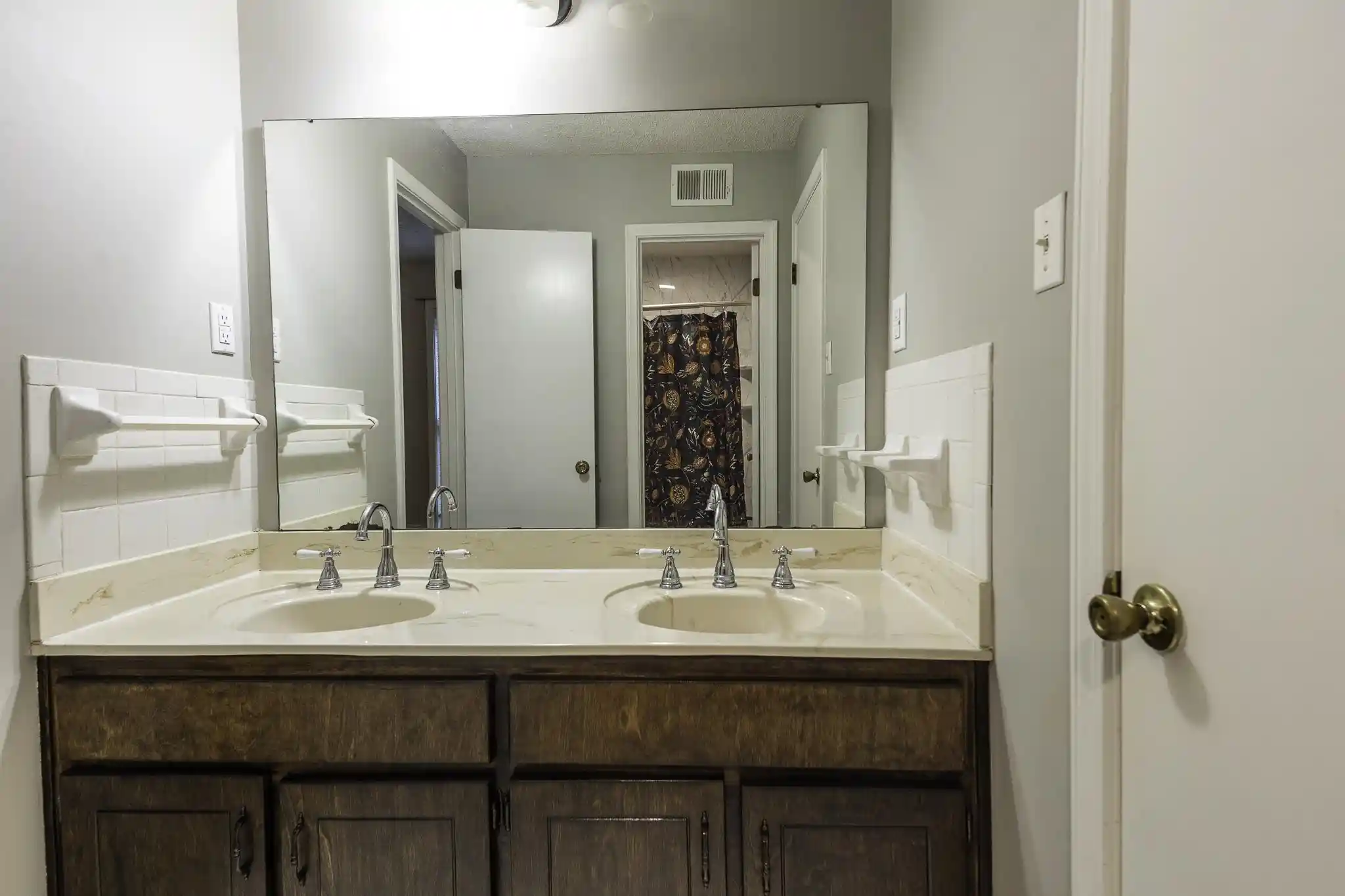 Photo 3 of Single family home for sale at 2954 Crowell St, Bartlett, TN 38133 | MLS# 10228393 | Listing updated on 2026-09-14