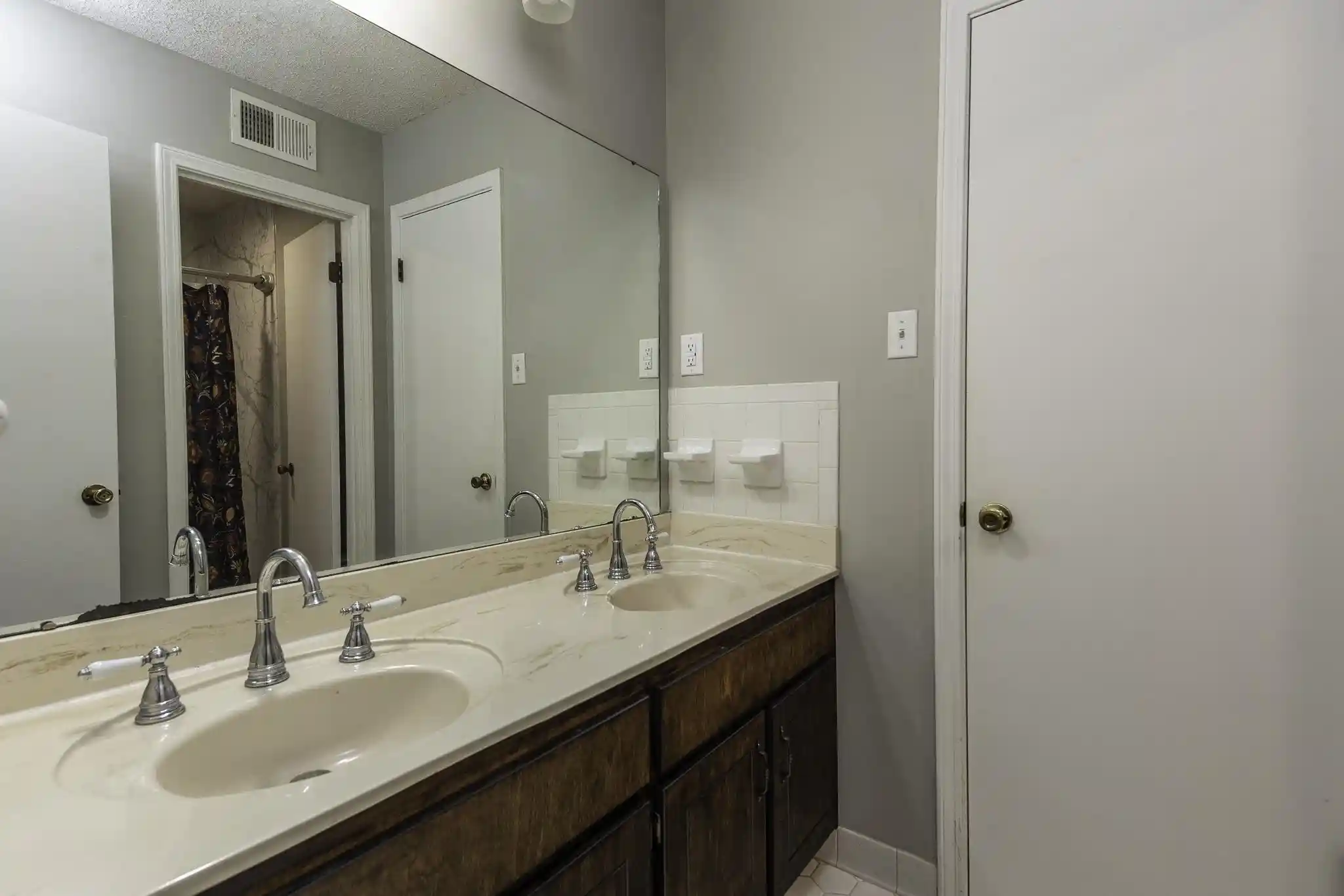 Photo 4 of Single family home for sale at 2954 Crowell St, Bartlett, TN 38133 | MLS# 10228393 | Listing updated on 2026-09-14