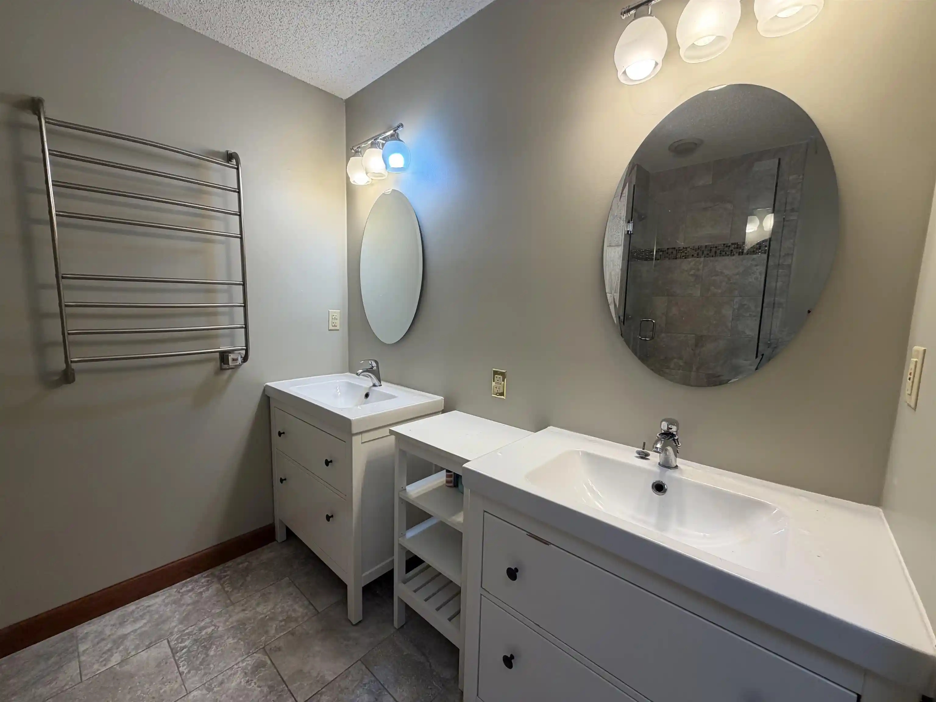 Photo 4 of Sale Pending at 6734 E Spencer Forest Dr, Memphis, TN 38141 | MLS# 10228405 | Listing updated on 2026-08-18
