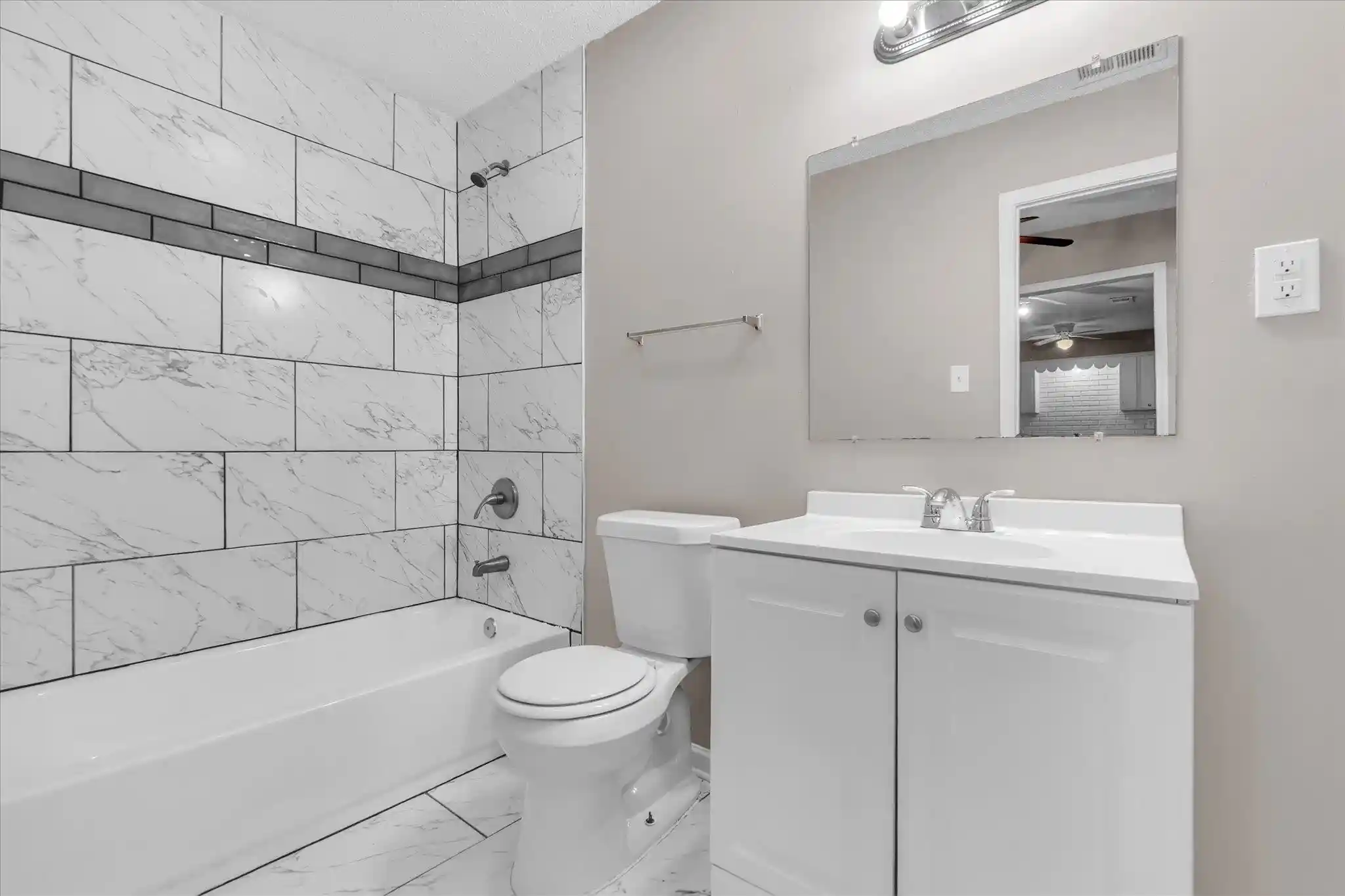 Photo 2 of Single family home for sale at 3186 S Edgeware Rd, Memphis, TN 38118 | MLS# 10228411 | Listing updated on 2026-08-28