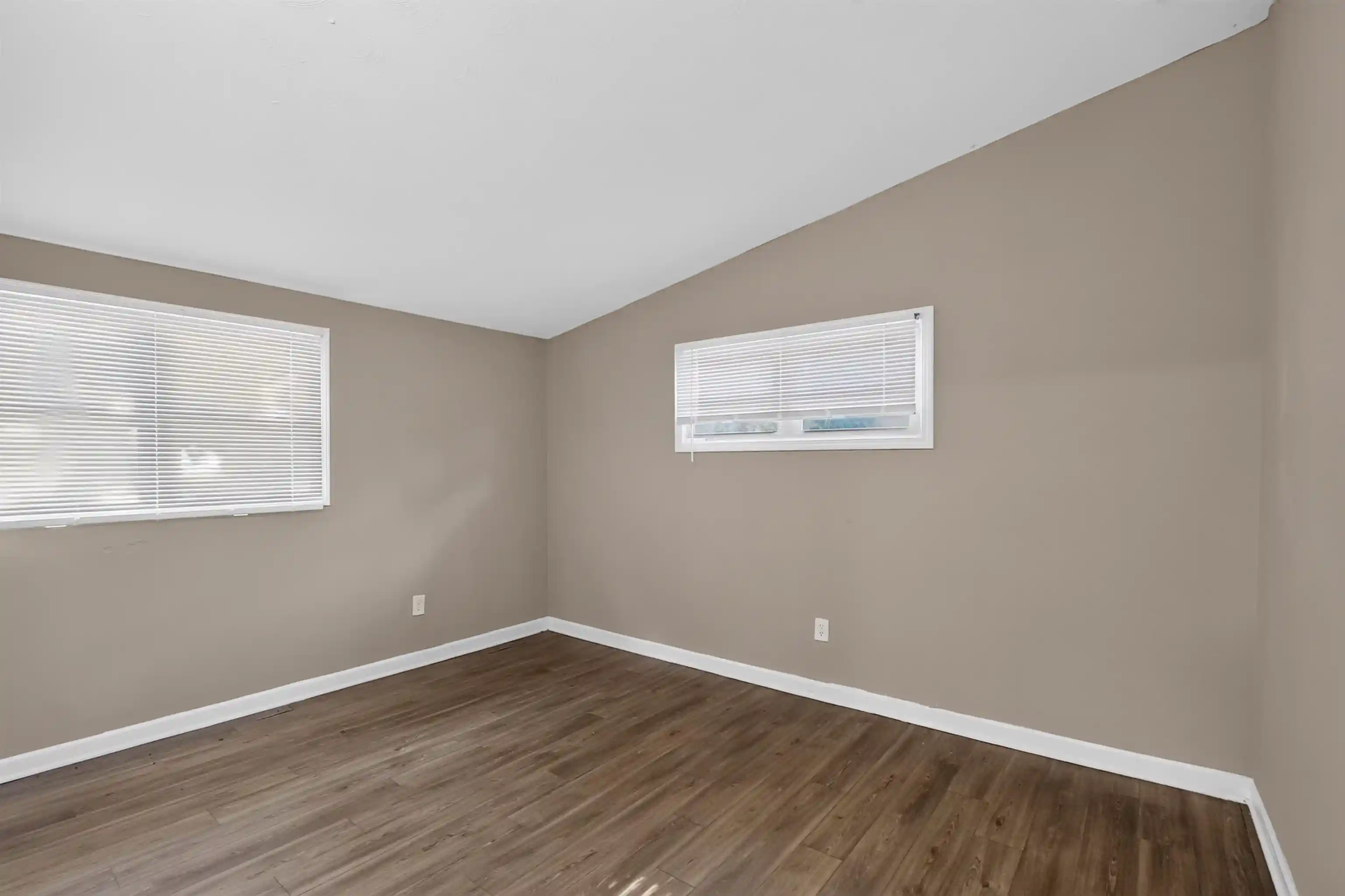 2nd image of 779 Ledbetter Ave, Memphis, TN 38109 | MLS# 10228412