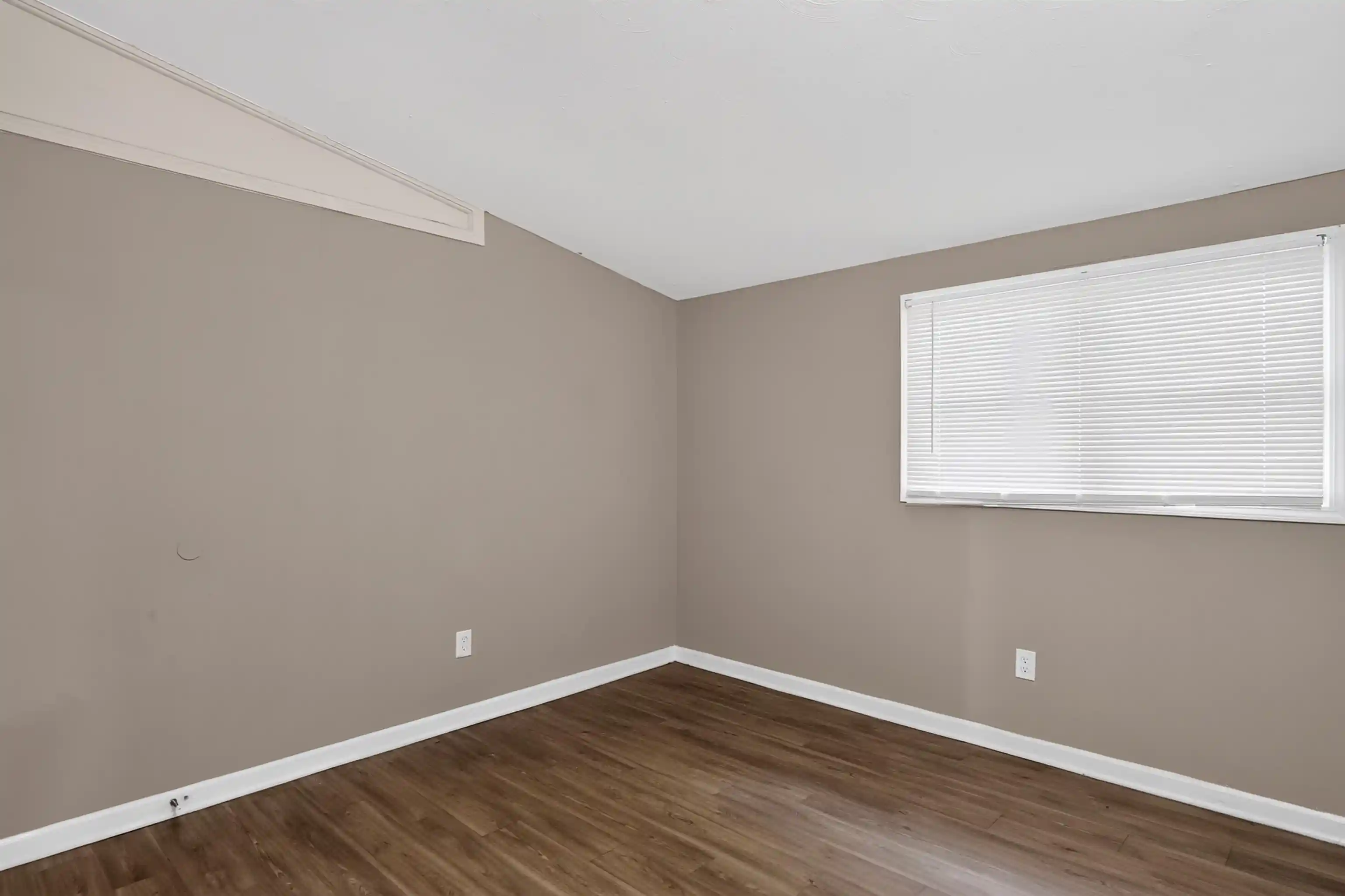 3rd image of 779 Ledbetter Ave, Memphis, TN 38109 | MLS# 10228412