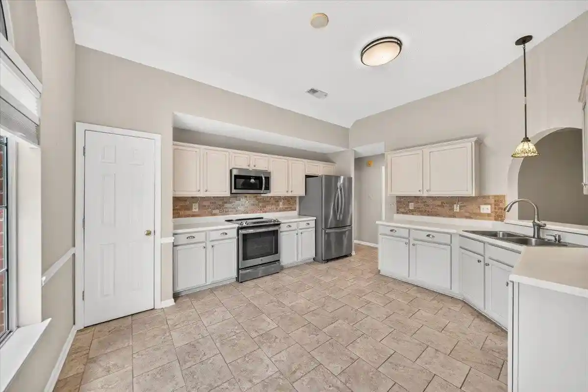 Photo 3 of Single family home for sale at 6484 Gillia Cir, Bartlett, TN 38135 | MLS# 10228421 | Listing updated on 2026-09-22