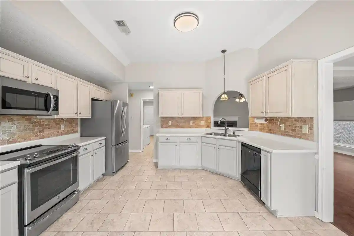 Photo 4 of Single family home for sale at 6484 Gillia Cir, Bartlett, TN 38135 | MLS# 10228421 | Listing updated on 2026-09-22
