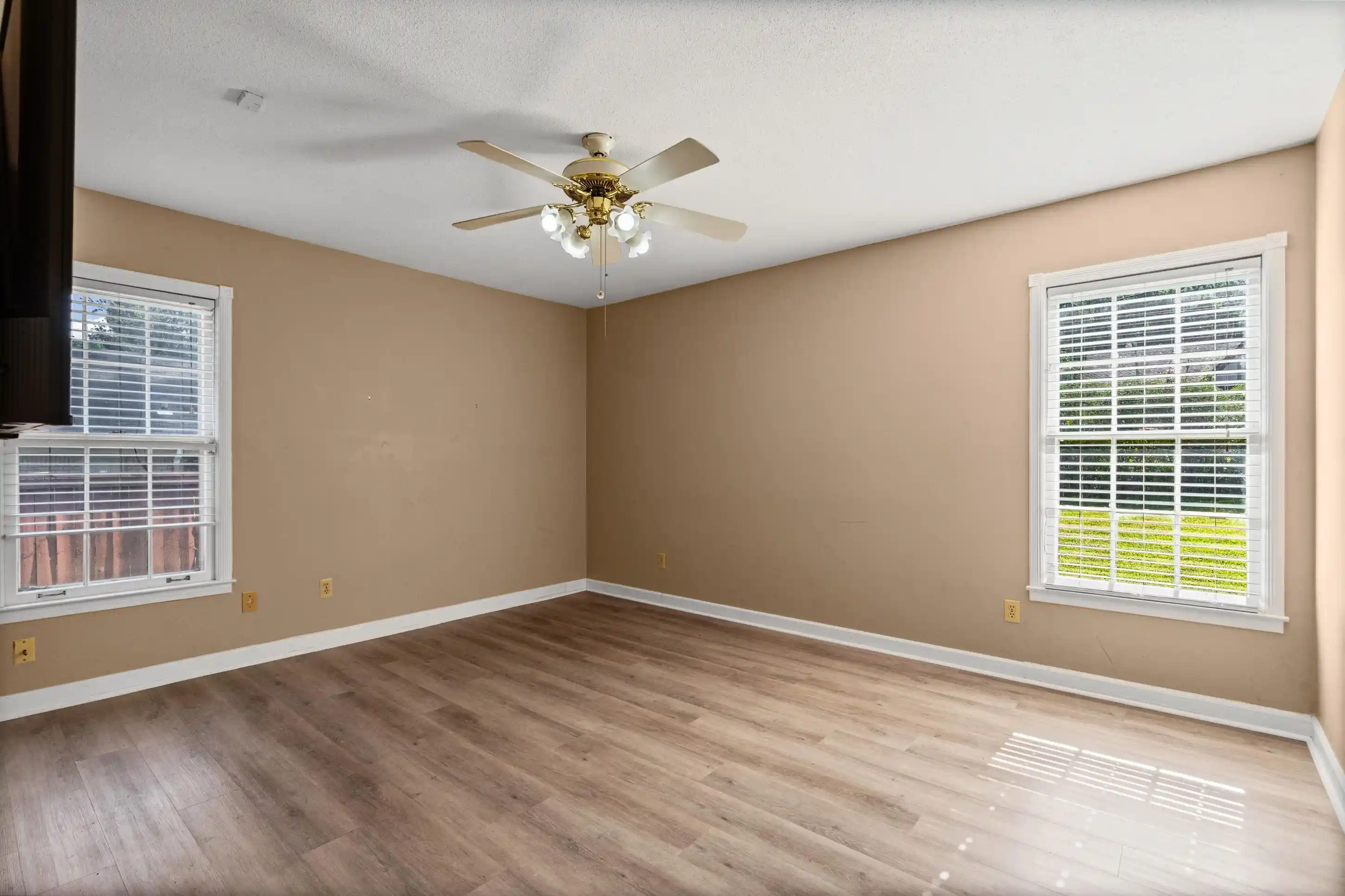 Photo 3 of Single family home for sale at 1500 Kirby Pky, Memphis, TN 38120 | MLS# 10228422 | Listing updated on 2026-10-27