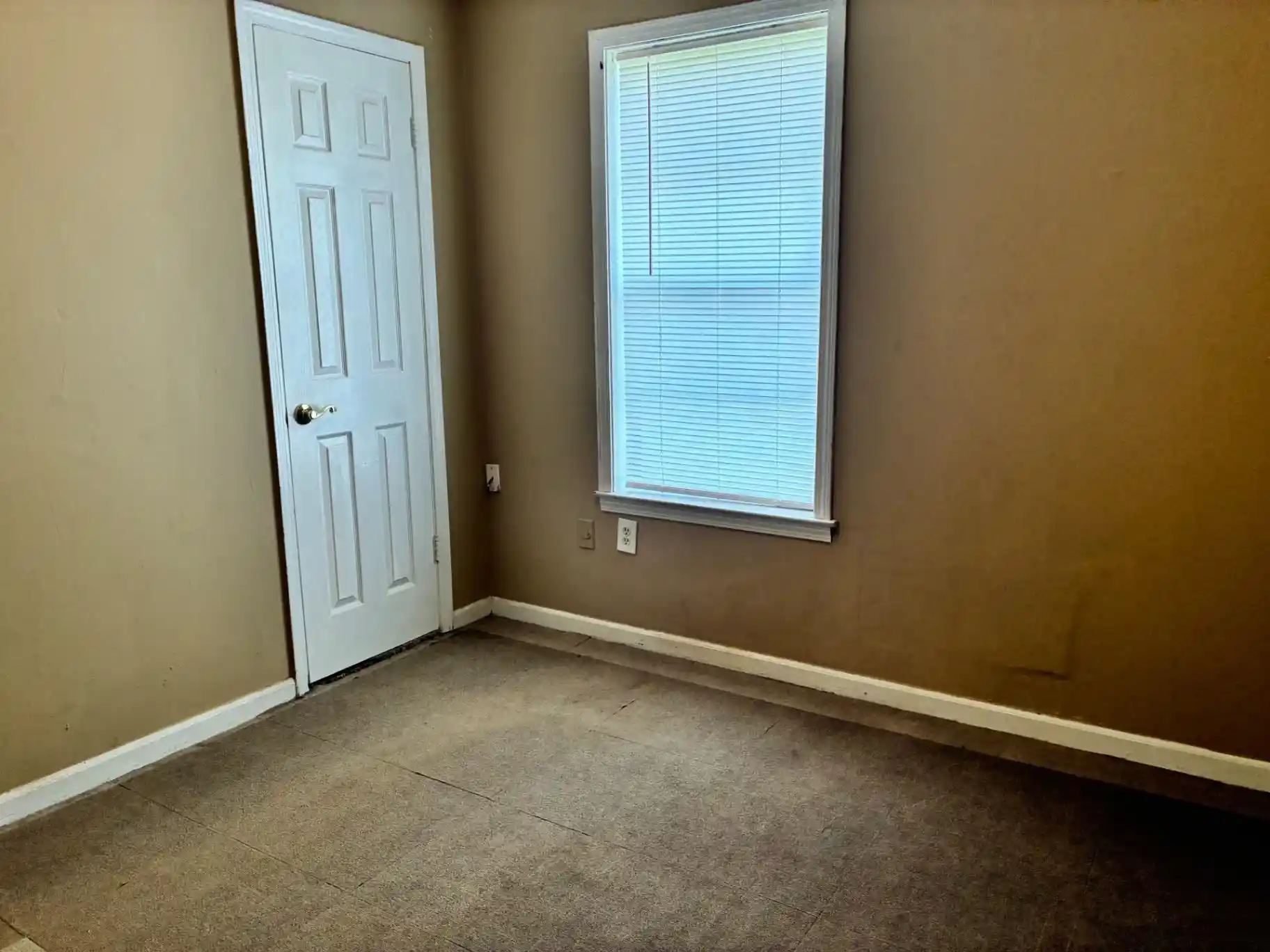 Photo 3 of Sale Pending at 1274 Sunvalley Cv, Memphis, TN 38109 | MLS# 10228455 | Listing updated on 2026-09-15