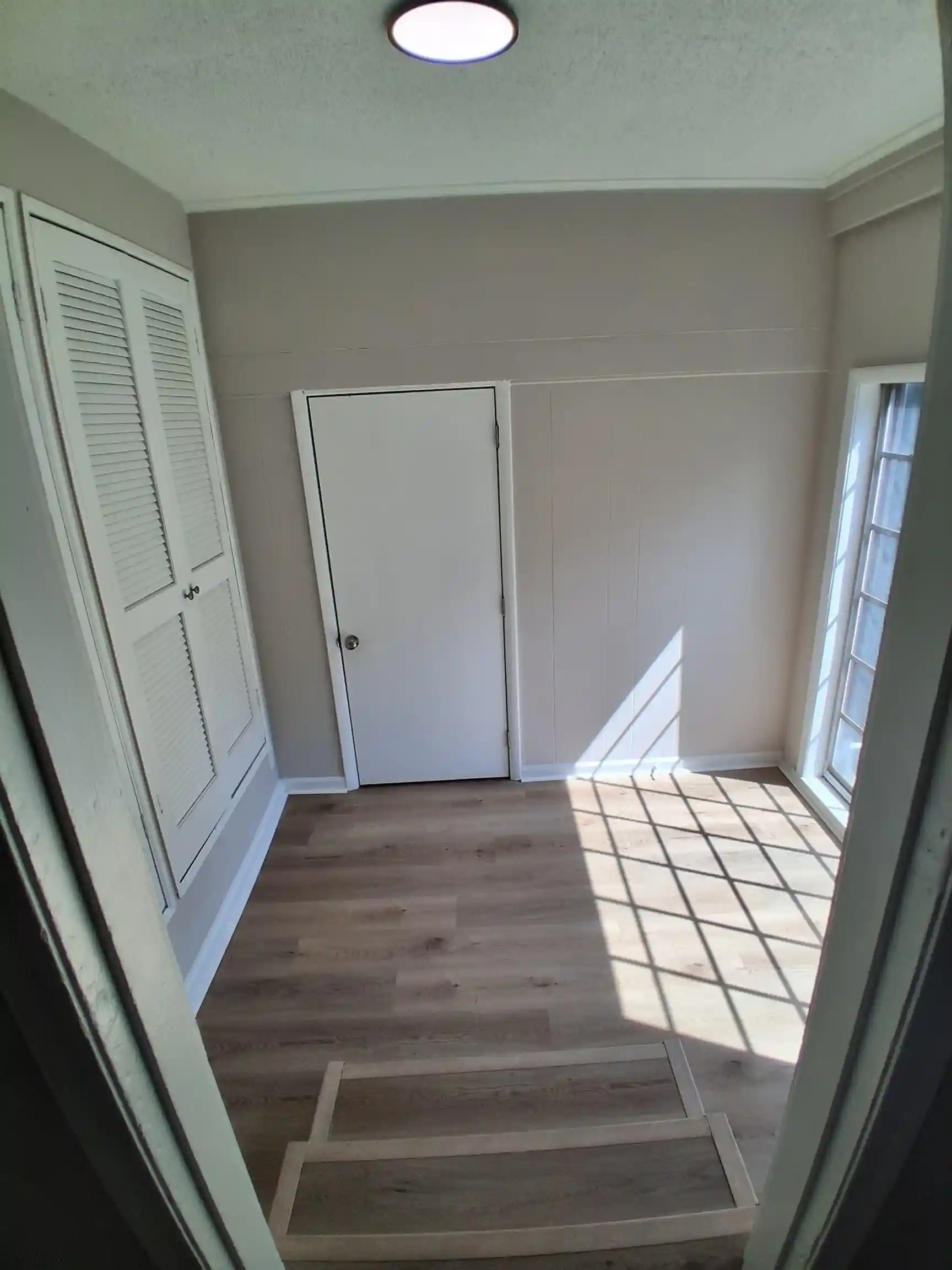 Photo 4 of Sale Pending at 2805 W Lake Shore Dr, Memphis, TN 38127 | MLS# 10228471 | Listing updated on 2026-09-02