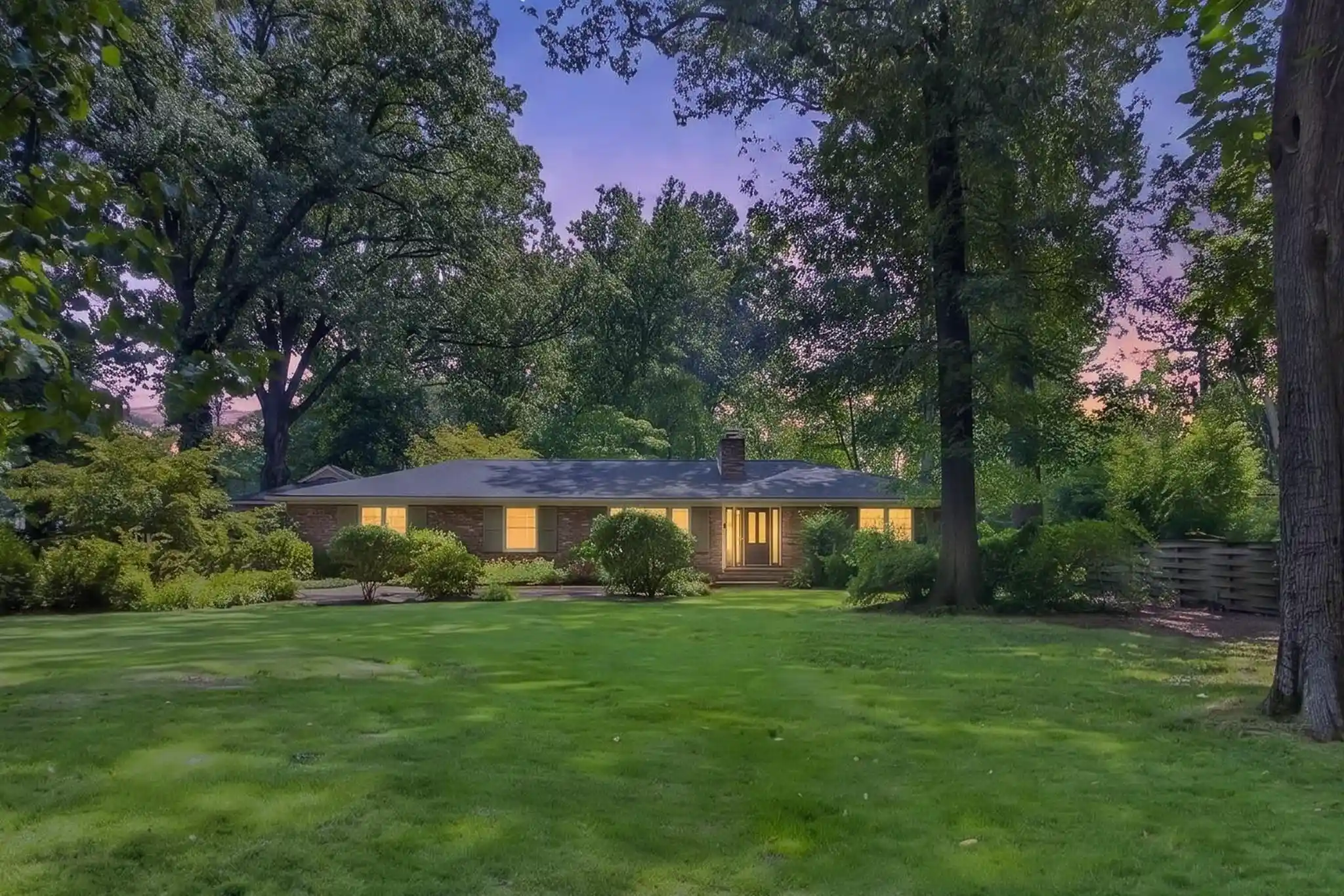 Photo 1 of Single family home for sale at 356 Waring Rd, Memphis, TN 38117 | MLS# 10228477 | Listing updated on 2026-09-24