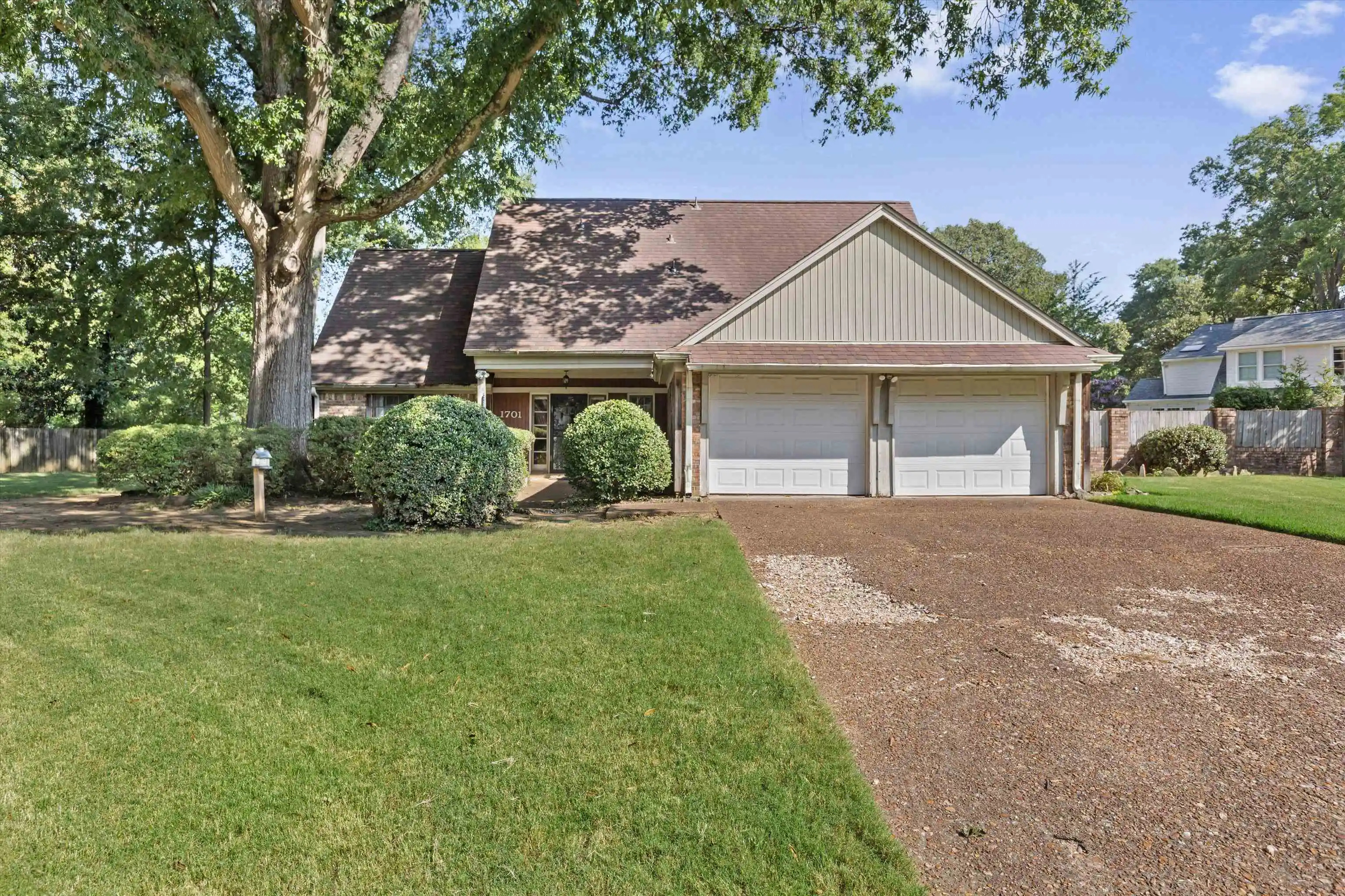 Photo 1 of Sale Pending at 1701 Neshoba Cv, Germantown, TN 38138 | MLS# 10228478 | Listing updated on 2026-08-21