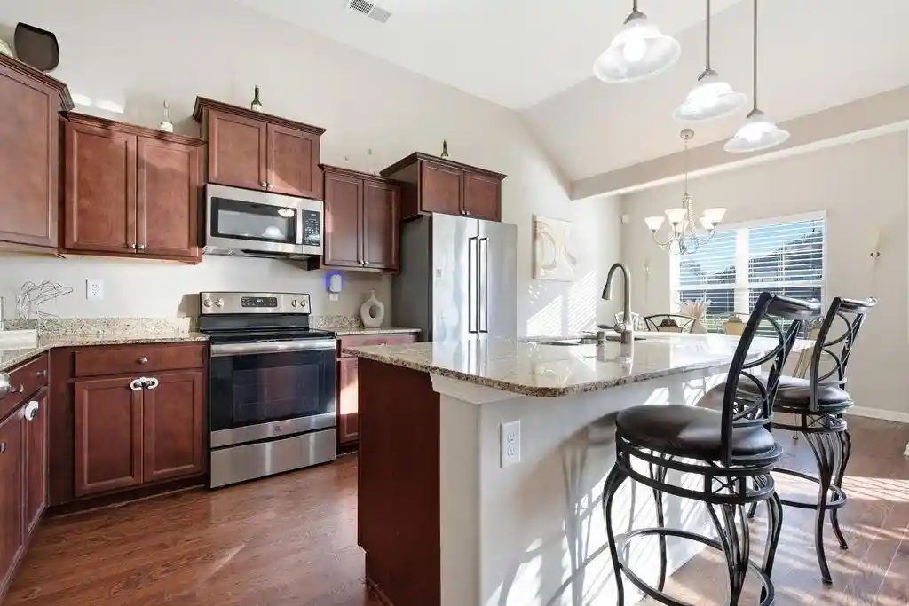 Photo 2 of Townhouse for sale at 7527 Woodinville Cv, Memphis, TN 38125 | MLS# 10228488 | Listing updated on 2026-08-29