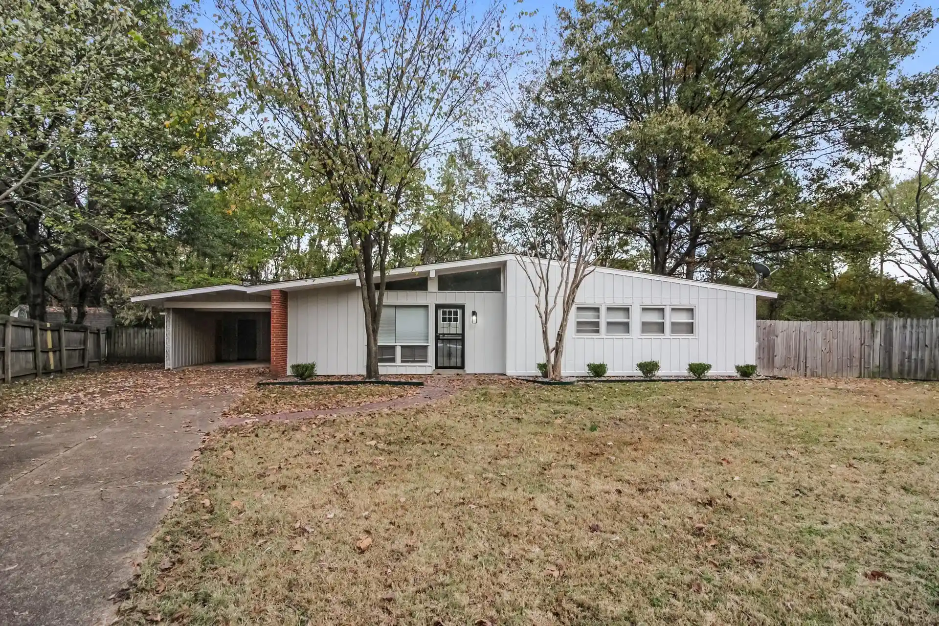 1st image of 5194 Warfield Cv, Memphis, TN 38117 | MLS# 10228497
