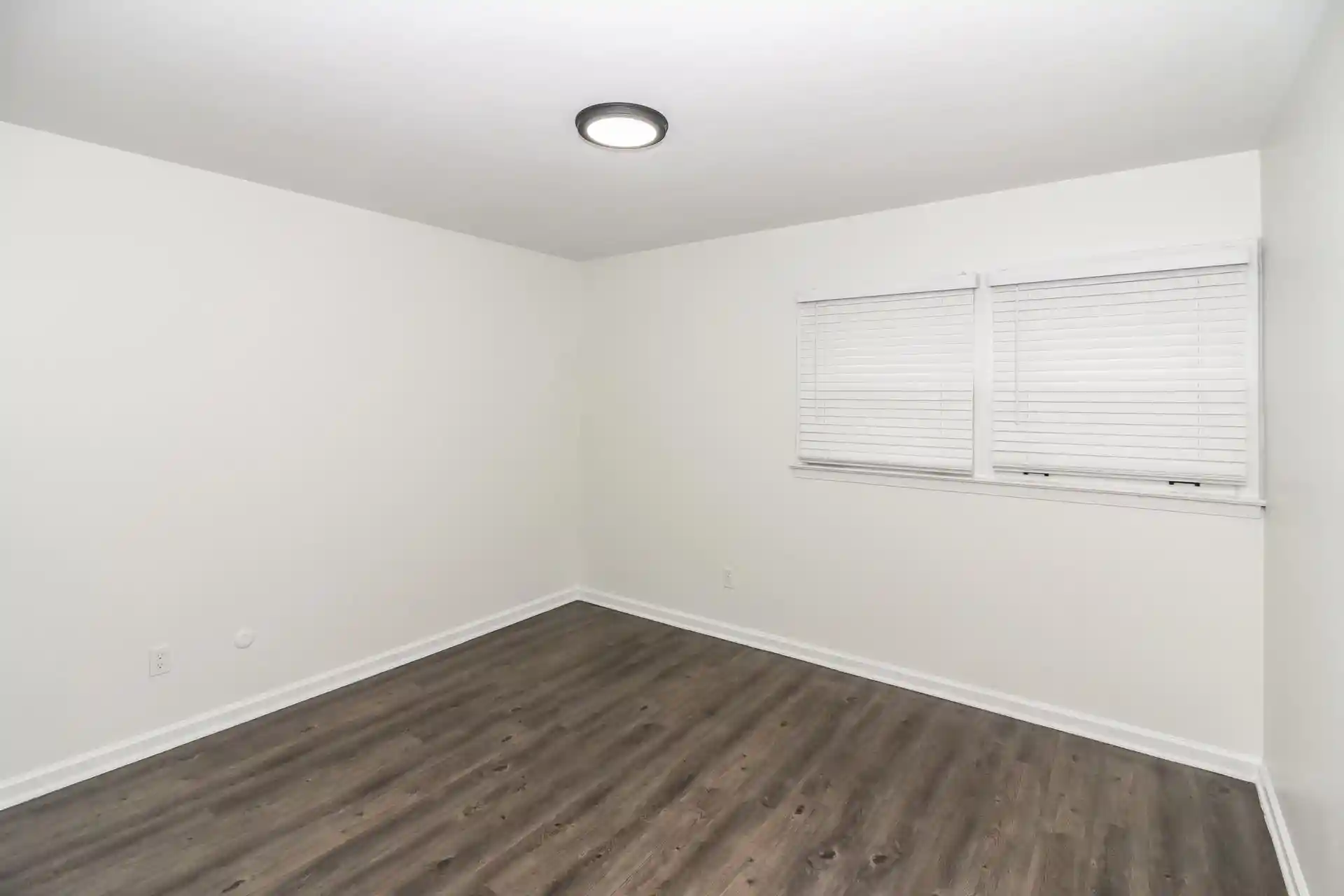 Photo 3 of Single family home for sale at 5194 Warfield Cv, Memphis, TN 38117 | MLS# 10228497 | Listing updated on 2026-08-15