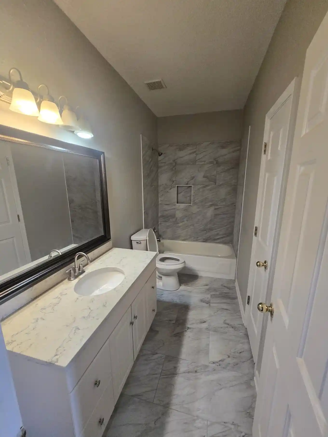 Photo 2 of Townhouse for sale at 7755 S Thunderstone Cir, Memphis, TN 38125 | MLS# 10228505 | Listing updated on 2026-08-28