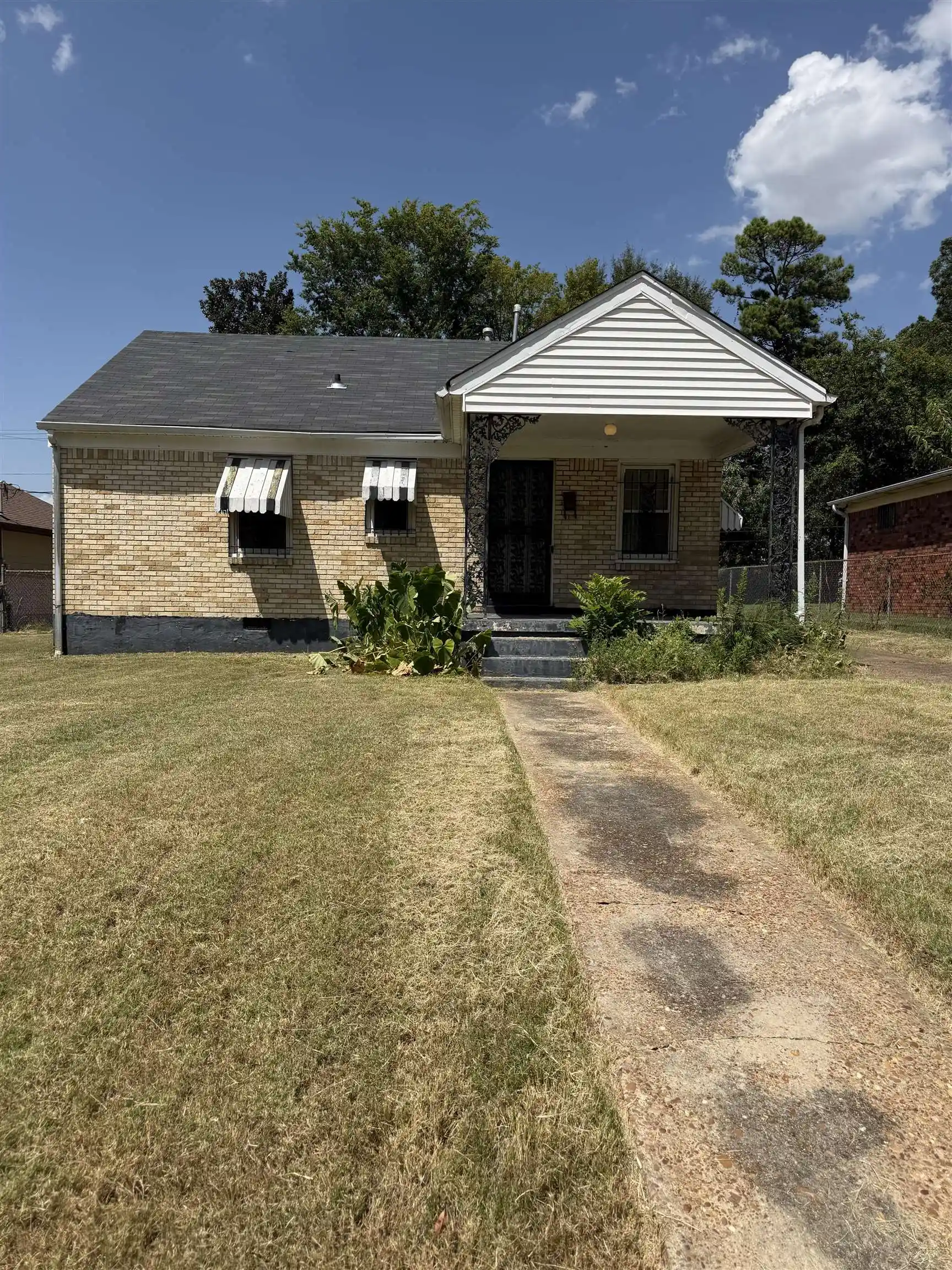 Photo 1 of Sale Pending at 2084 Worthington Cir, Memphis, TN 38114 | MLS# 10228518 | Listing updated on 2026-09-01