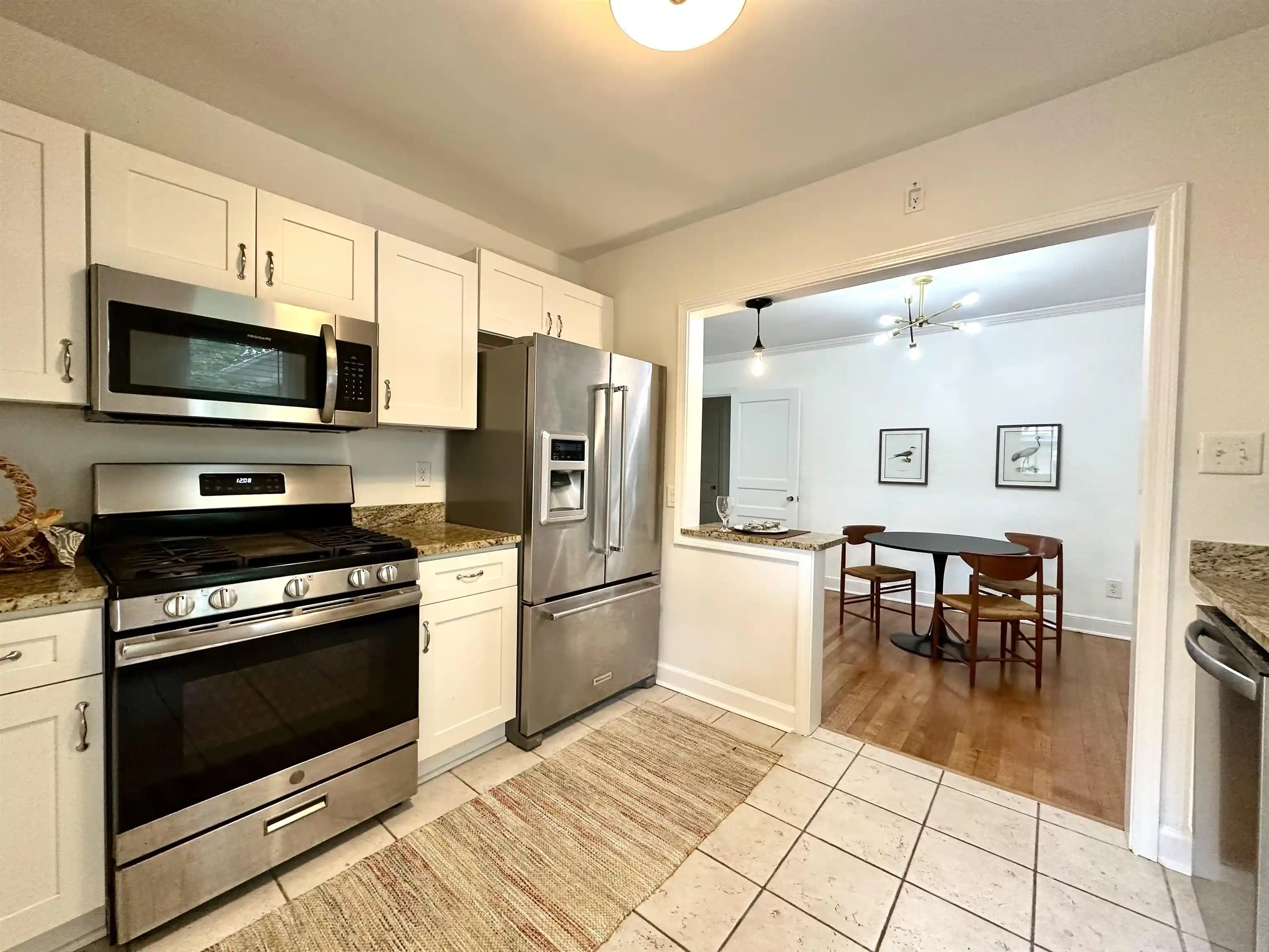 2nd image of 3704 Charleswood Ave, Memphis, TN 38122 | MLS# 10228523