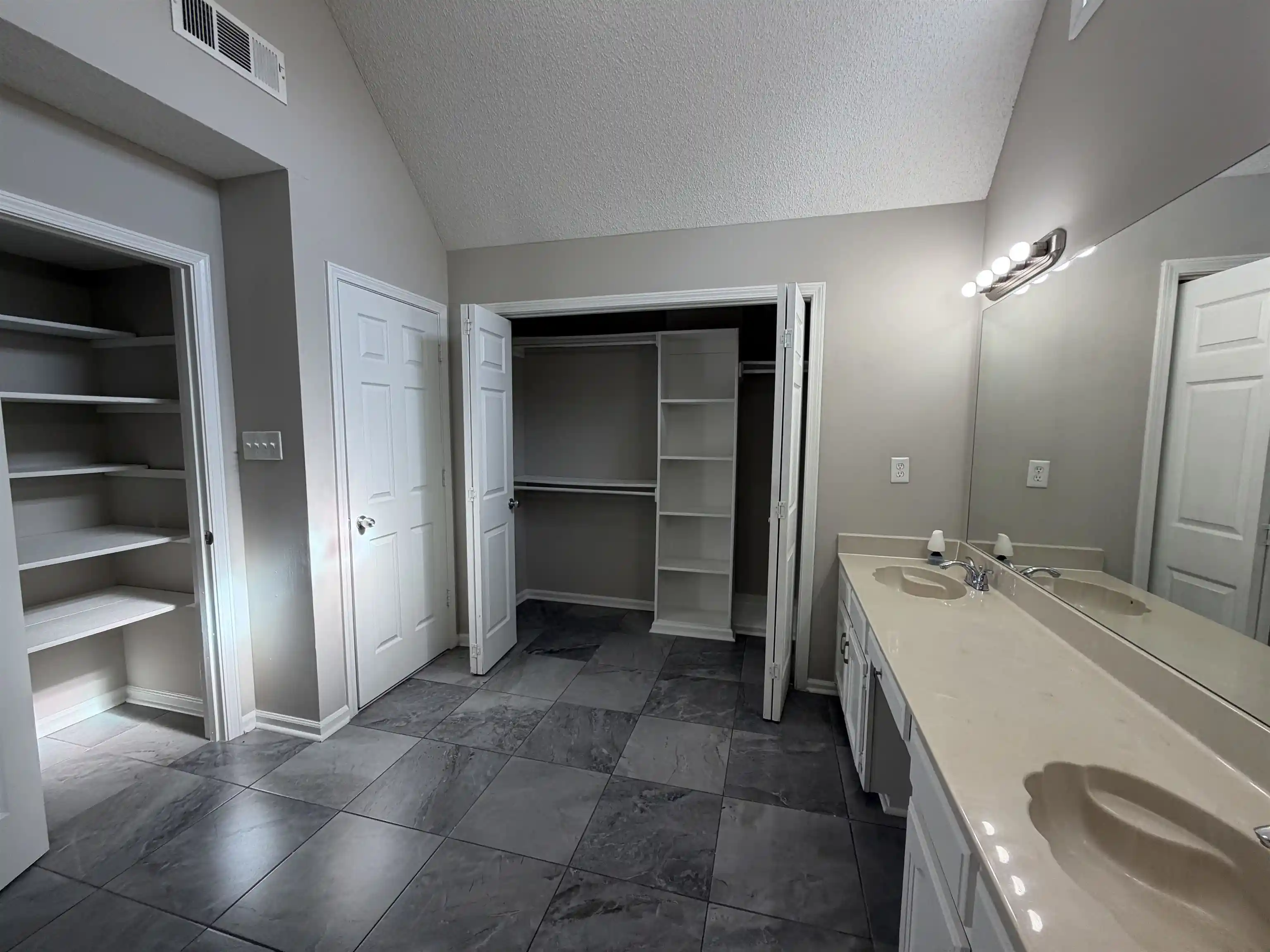 Photo 2 of Single family home for sale at 4519 Fairwind Cv, Memphis, TN 38125 | MLS# 10228530 | Listing updated on 2026-08-25