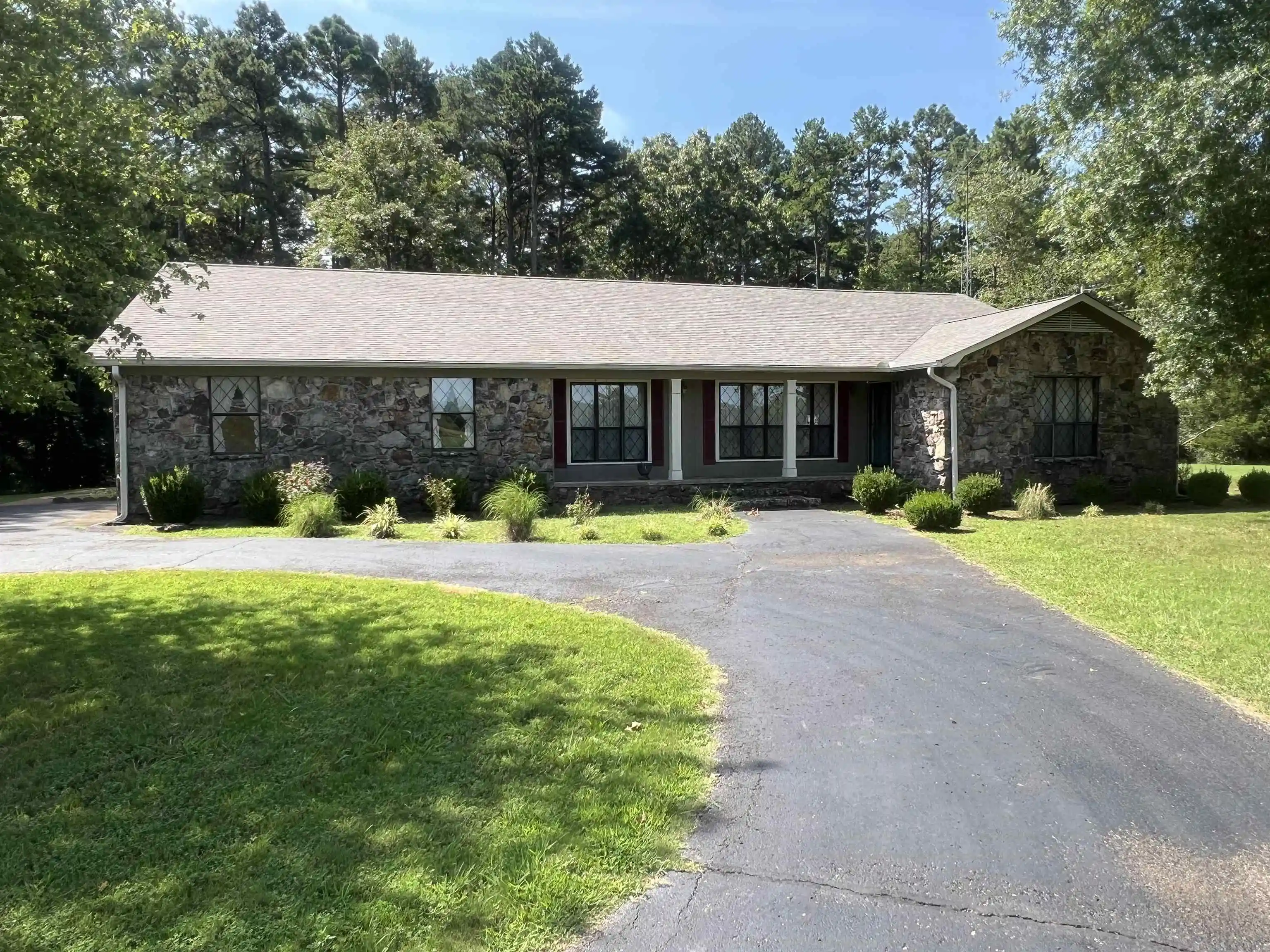 1st image of 1250 Clifft Rd, Bolivar, TN 38008 | MLS# 10228541