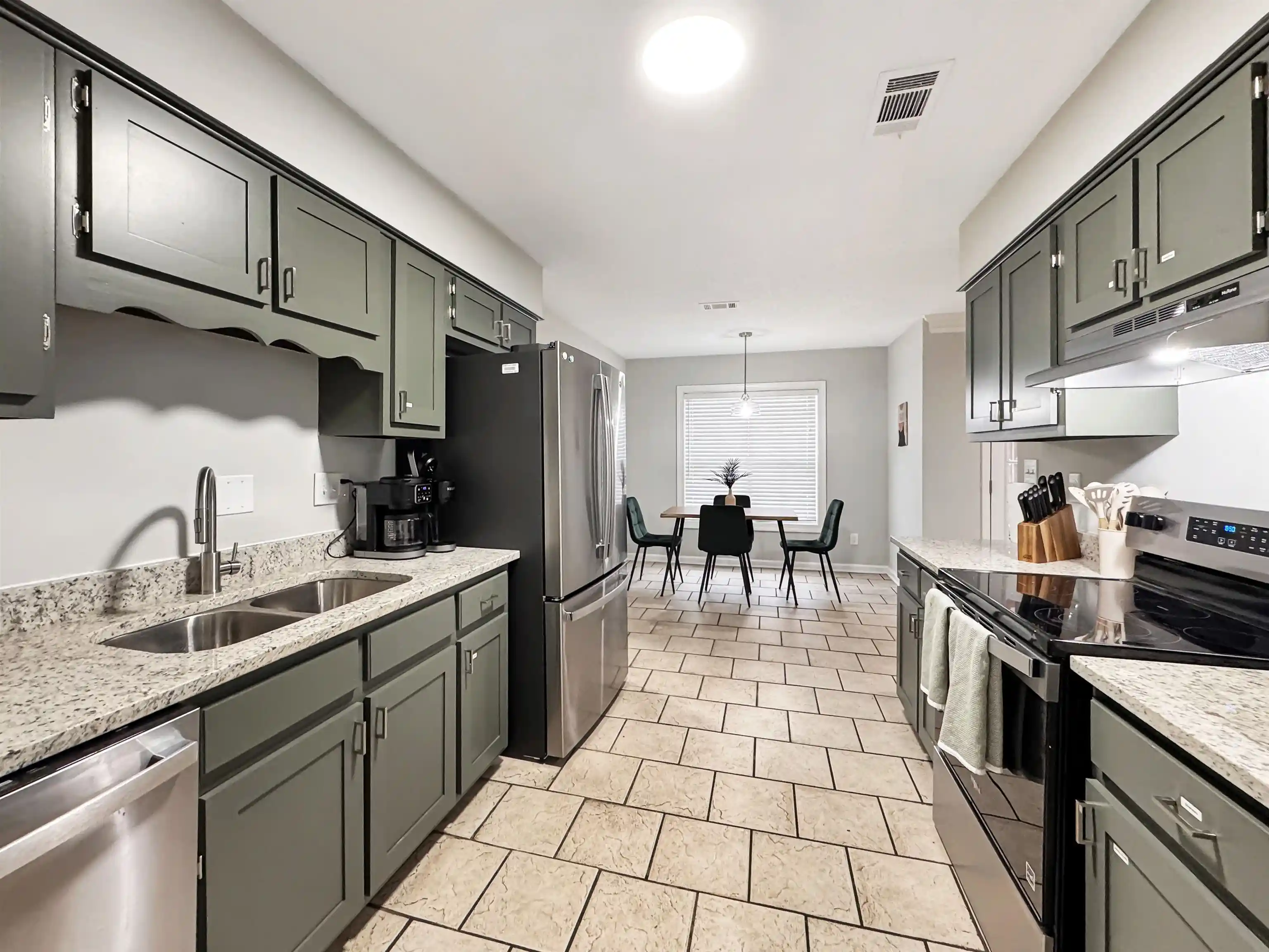 Photo 2 of Single family home for sale at 978 Hunters Point Dr, Cordova, TN 38018 | MLS# 10228544 | Listing updated on 2026-08-28