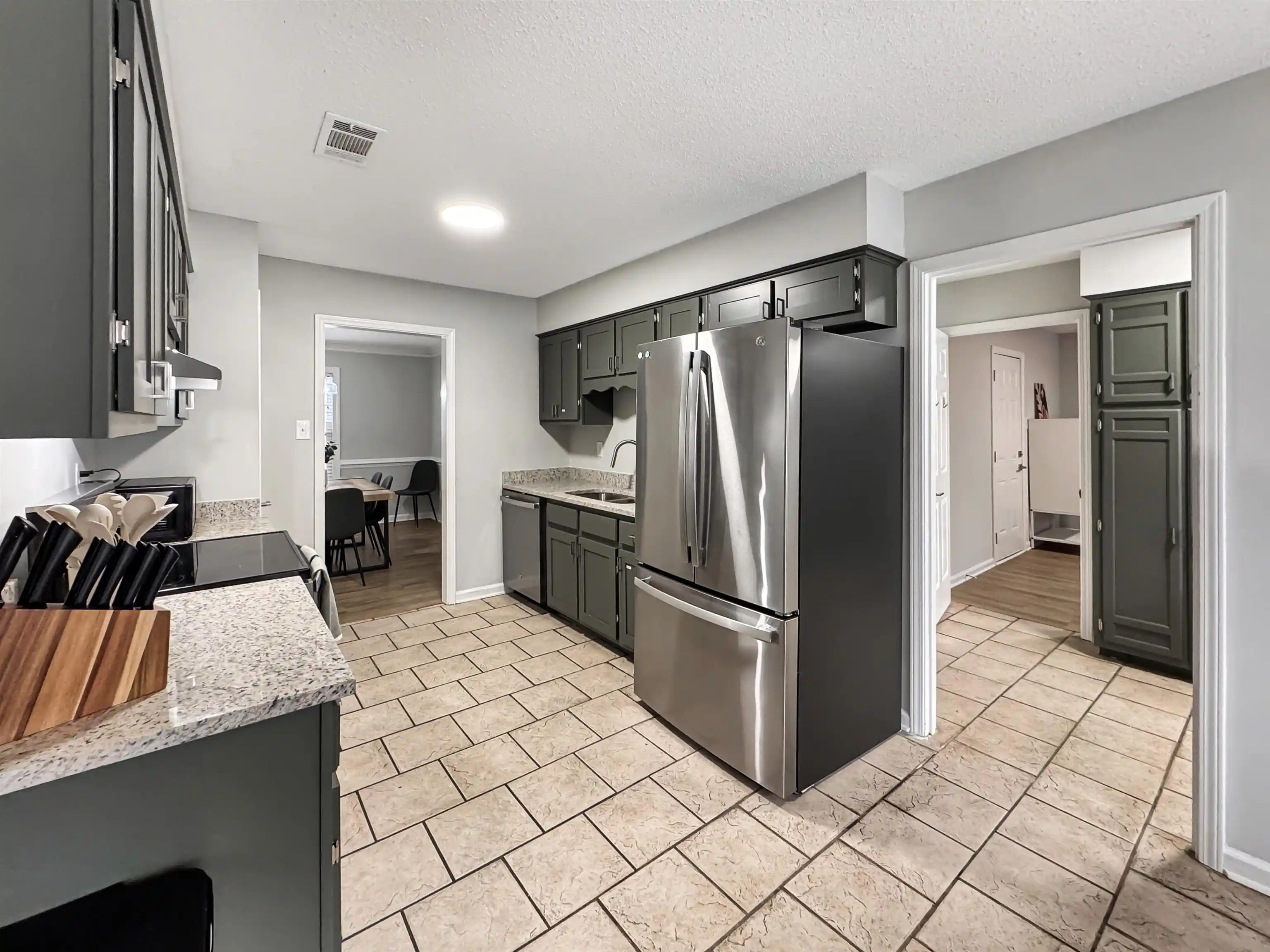 Photo 3 of Single family home for sale at 978 Hunters Point Dr, Cordova, TN 38018 | MLS# 10228544 | Listing updated on 2026-08-28