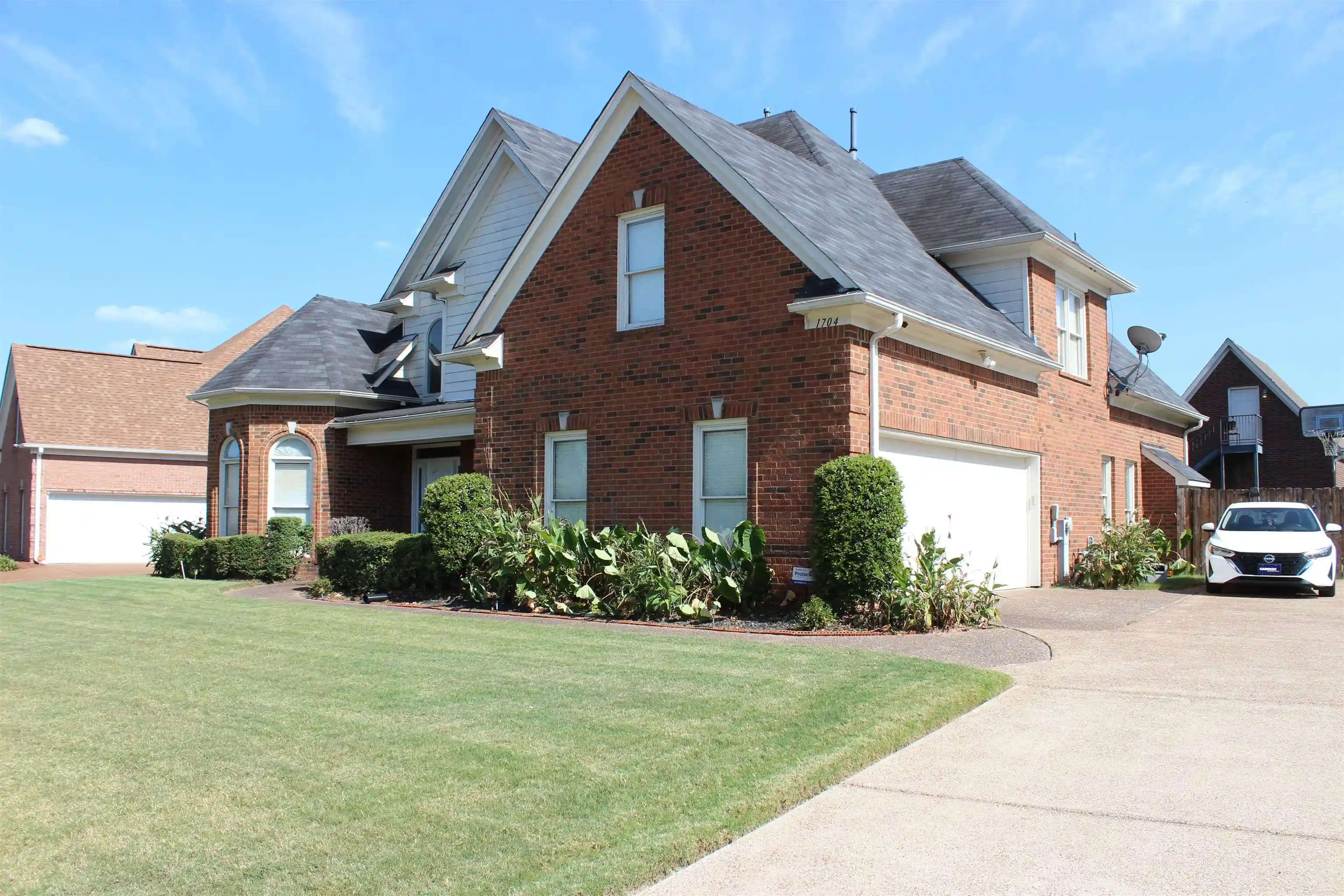 Photo 1 of Single family home for sale at 1704 W Belledeer Dr, Cordova, TN 38016 | MLS# 10228548 | Listing updated on 2026-10-08