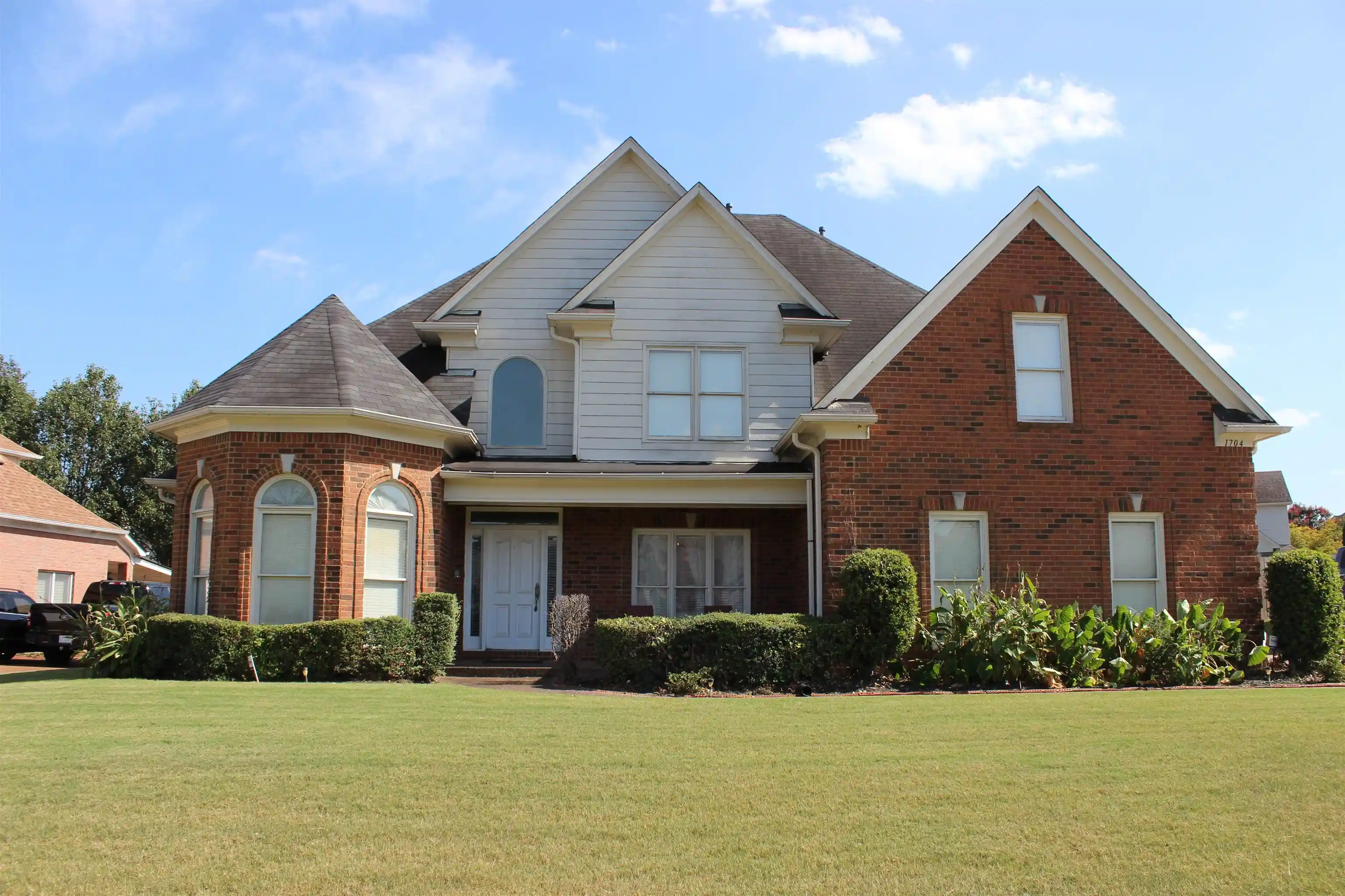 Photo 2 of Single family home for sale at 1704 W Belledeer Dr, Cordova, TN 38016 | MLS# 10228548 | Listing updated on 2026-10-08