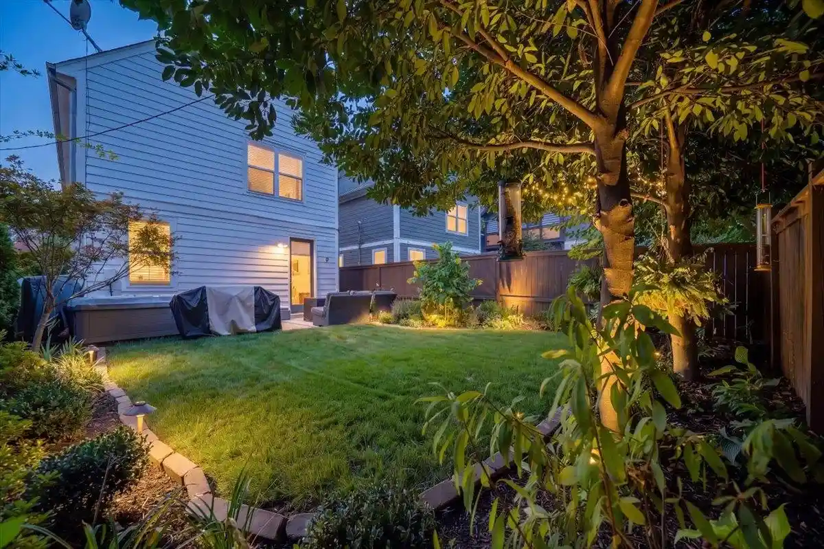 Photo 2 of Single family home for sale at 1076 Blythe St, Memphis, TN 38104 | MLS# 10228550 | Listing updated on 2026-08-18