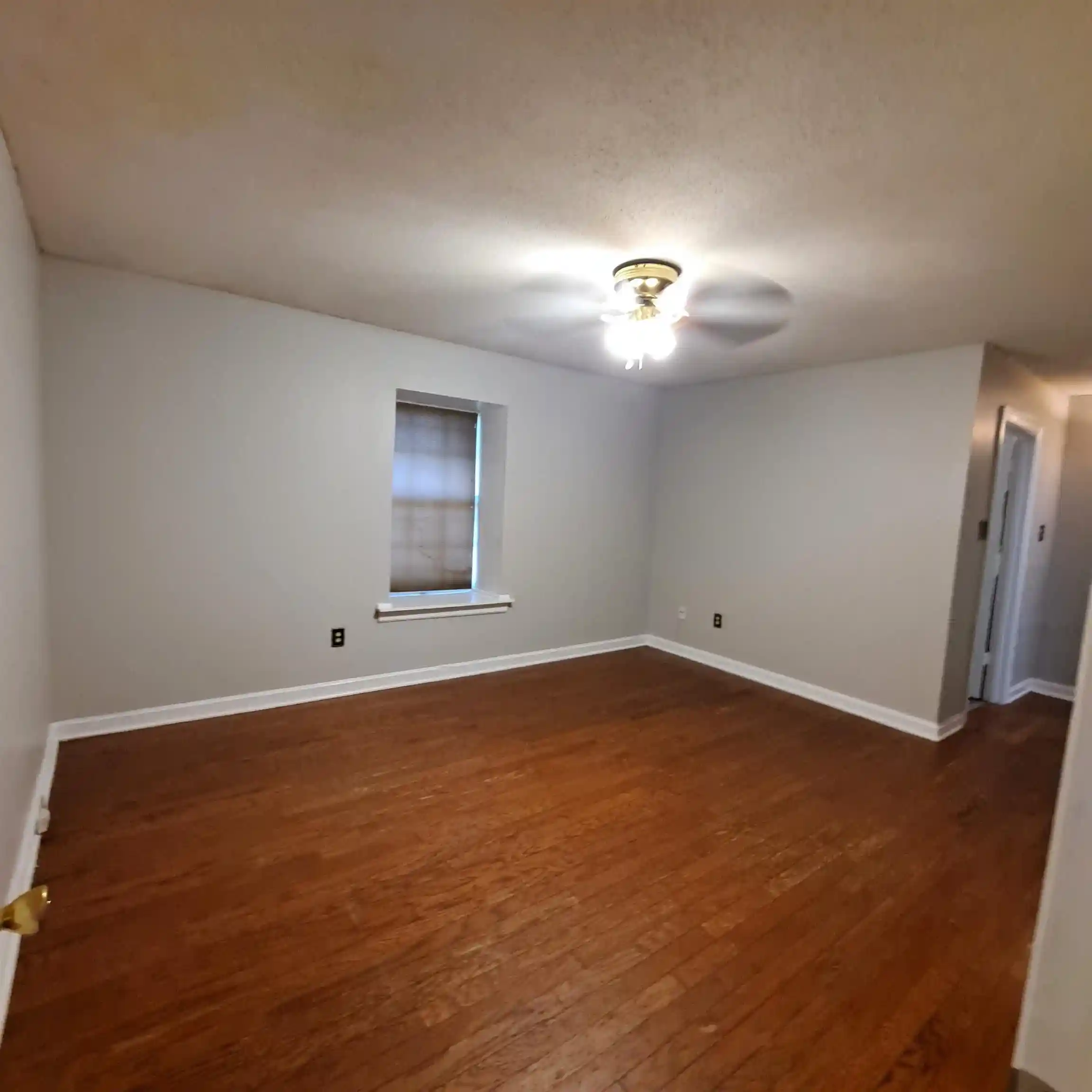 Photo 2 of Townhouse for sale at 3243 Thirteen Colony Mall #2B, Memphis, TN 38115 | MLS# 10228563 | Listing updated on 2026-08-17