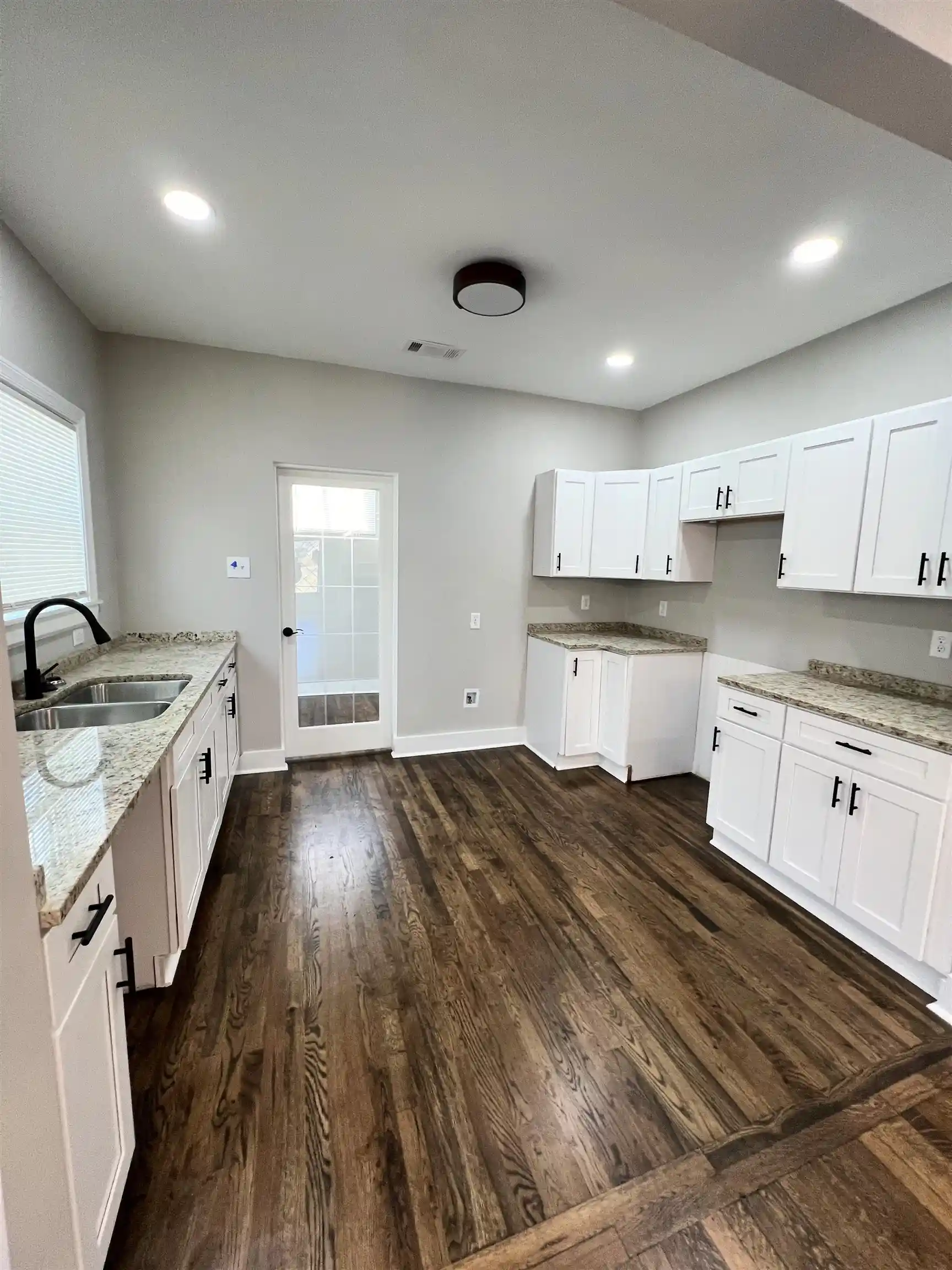 3rd image of 2115 Hallwood Dr, Memphis, TN 38107 | MLS# 10228576