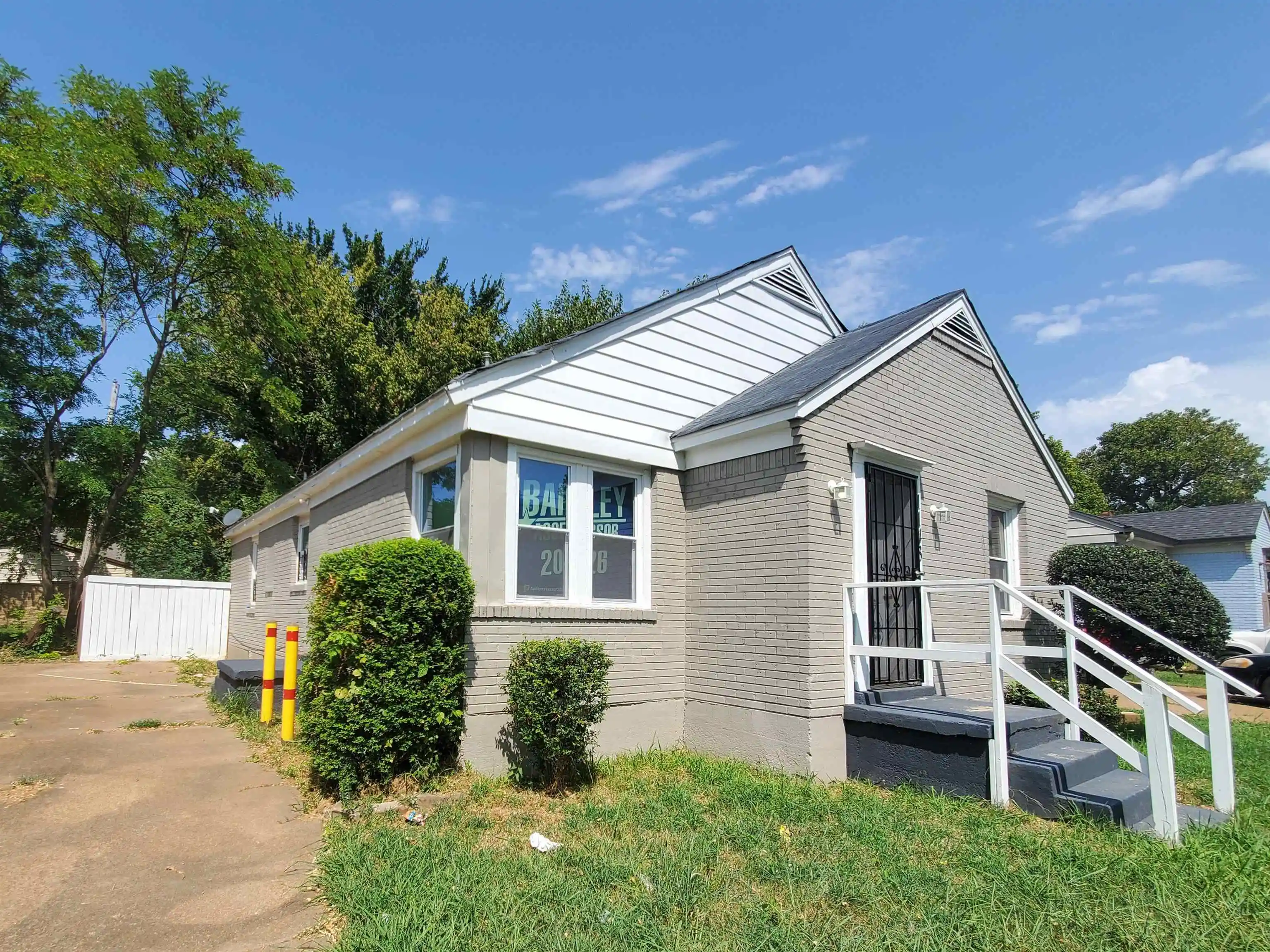 Photo 4 of Single family home for sale at 1143 National St, Memphis, TN 38122 | MLS# 10228580 | Listing updated on 2026-10-28