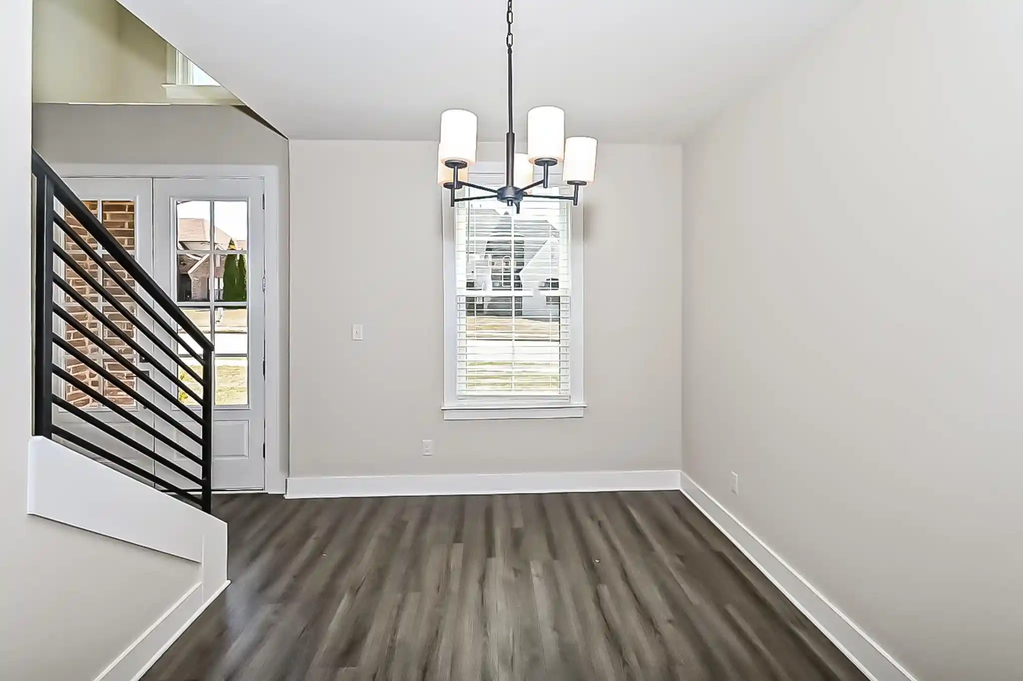 Photo 3 of Sale Pending at 156 Heritage Lake Dr, Memphis, TN 38109 | MLS# 10228586 | Listing updated on 2026-08-27