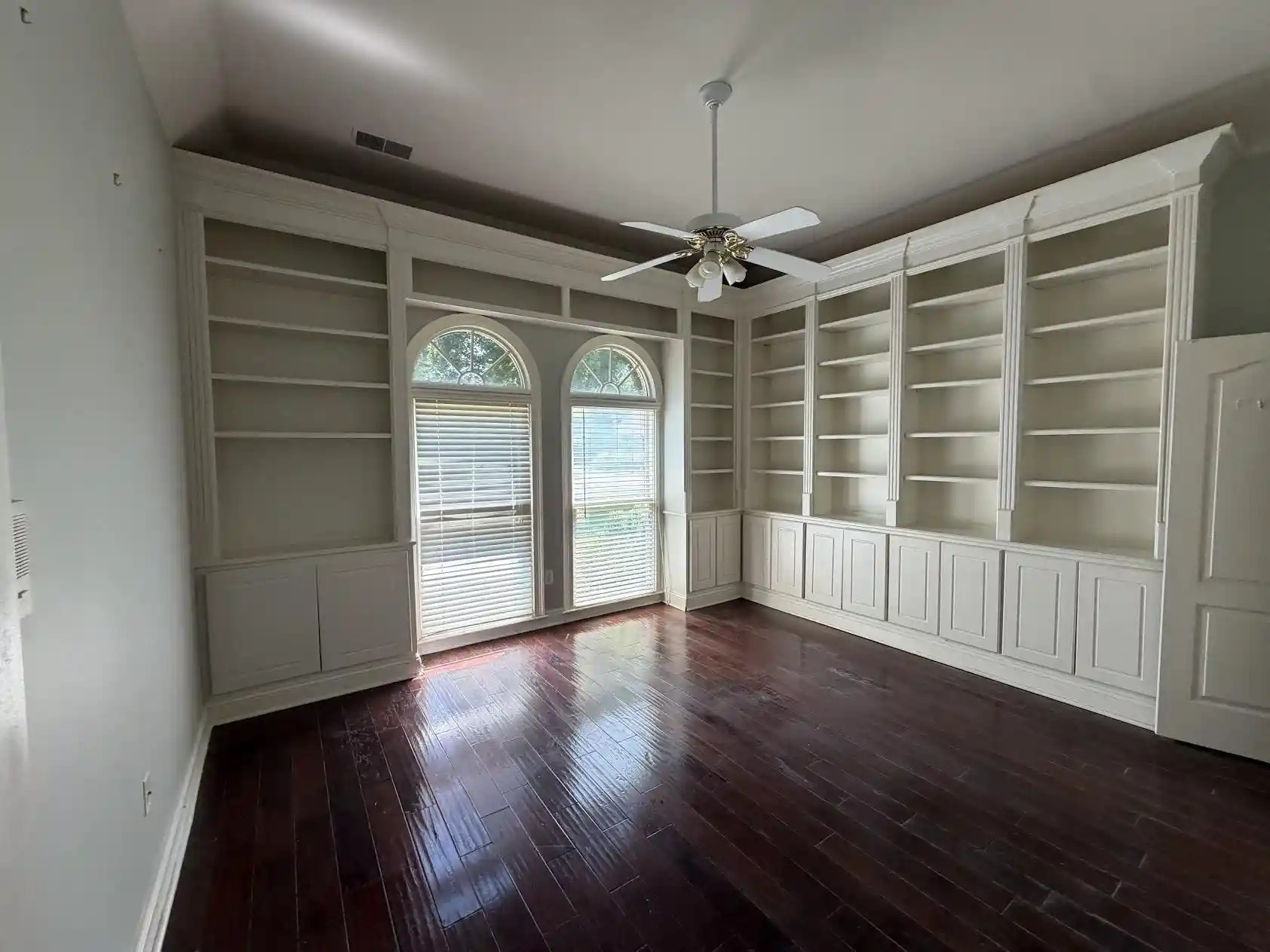 Photo 2 of Sale Pending at 9325 Beaver Valley Ln, Cordova, TN 38018 | MLS# 10228593 | Listing updated on 2026-08-25
