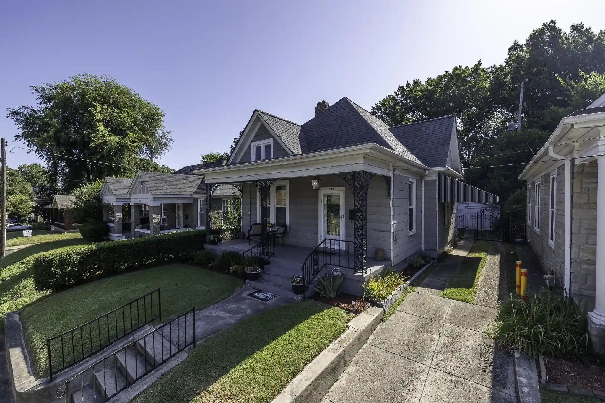 Photo 1 of Single family home for sale at 924 Meda St, Memphis, TN 38104 | MLS# 10228598 | Listing updated on 2026-09-11