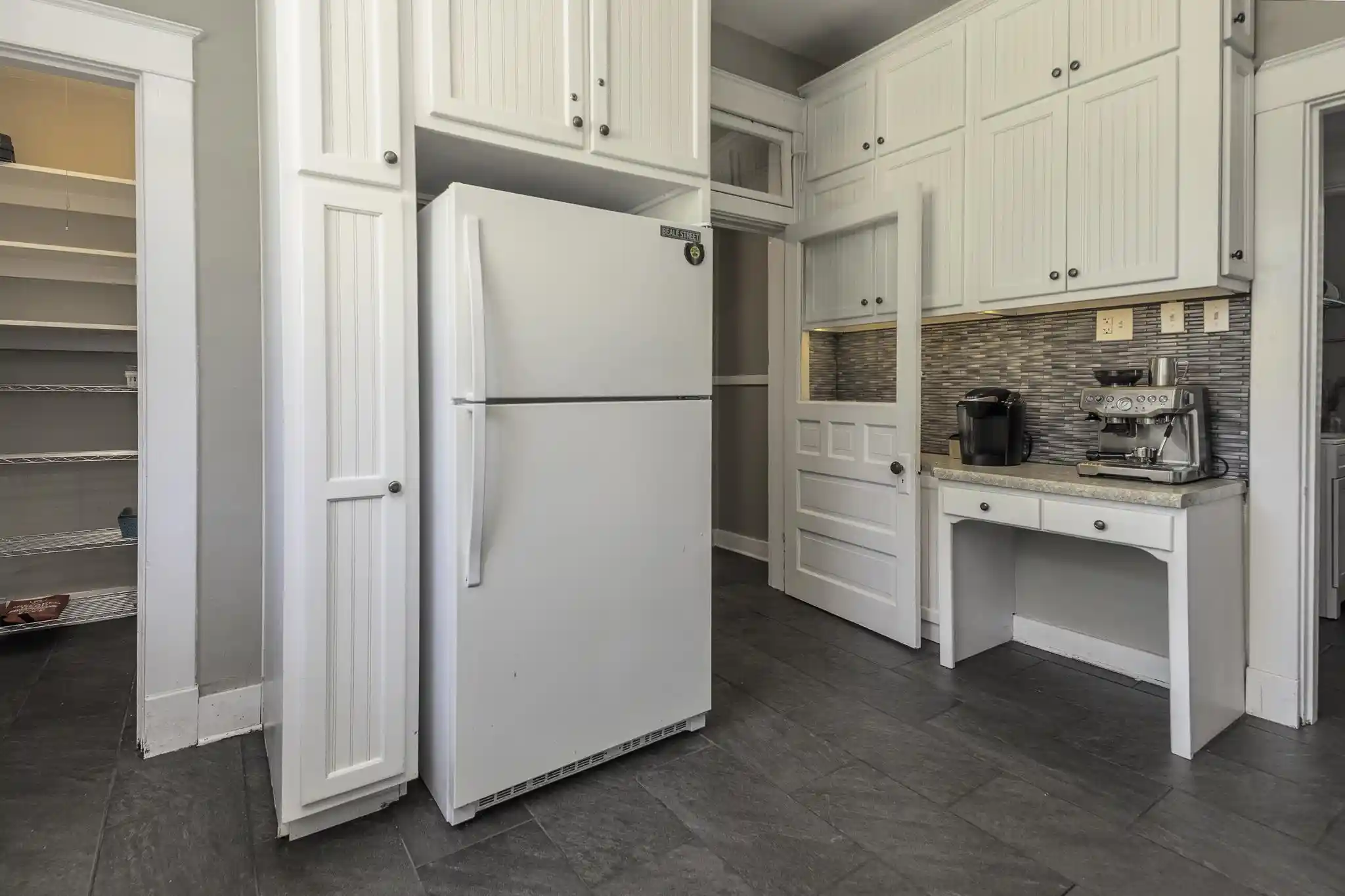 Photo 2 of Single family home for sale at 924 Meda St, Memphis, TN 38104 | MLS# 10228598 | Listing updated on 2026-09-11